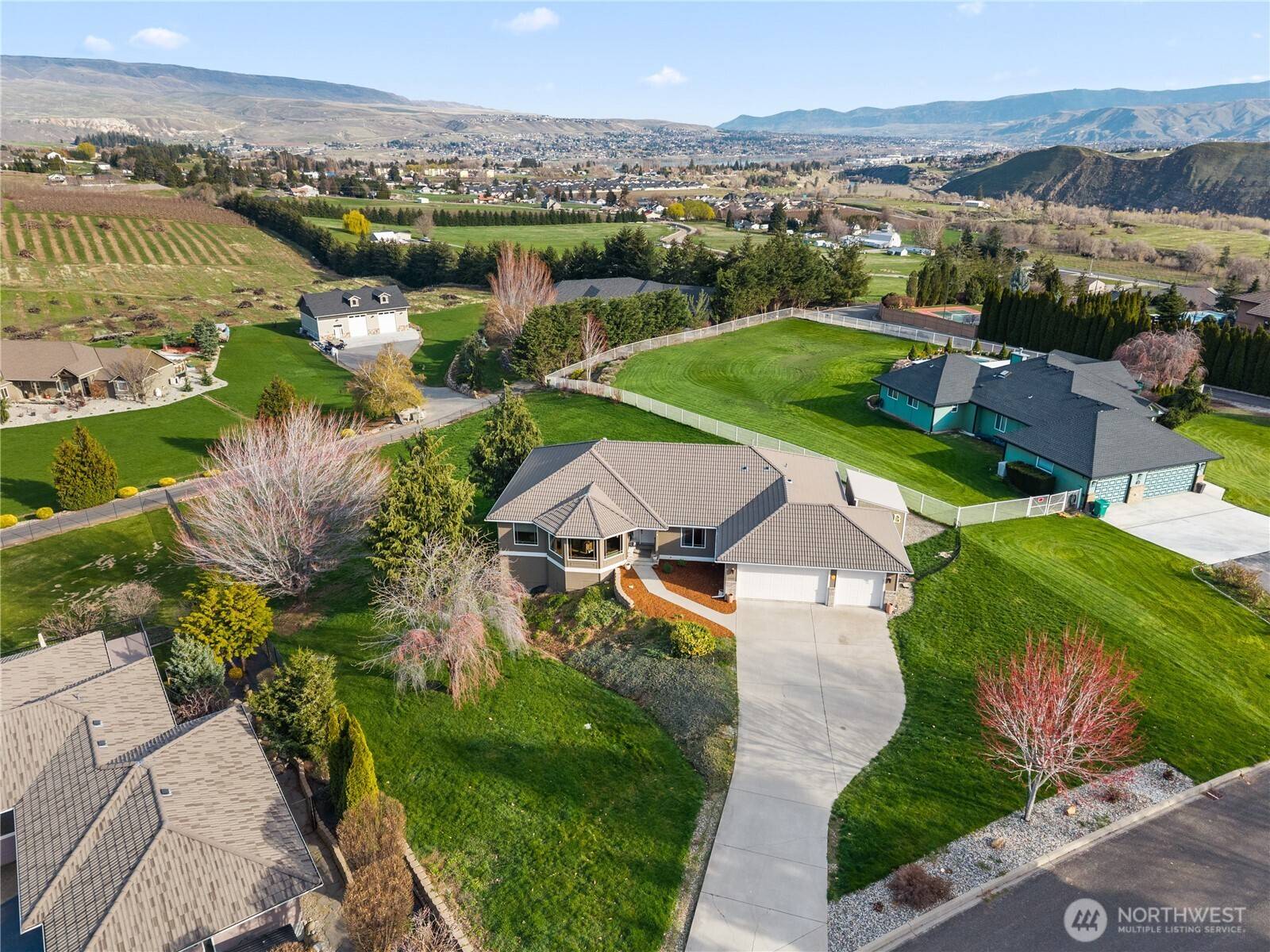 3555 Westridge PL, Wenatchee, WA 98801