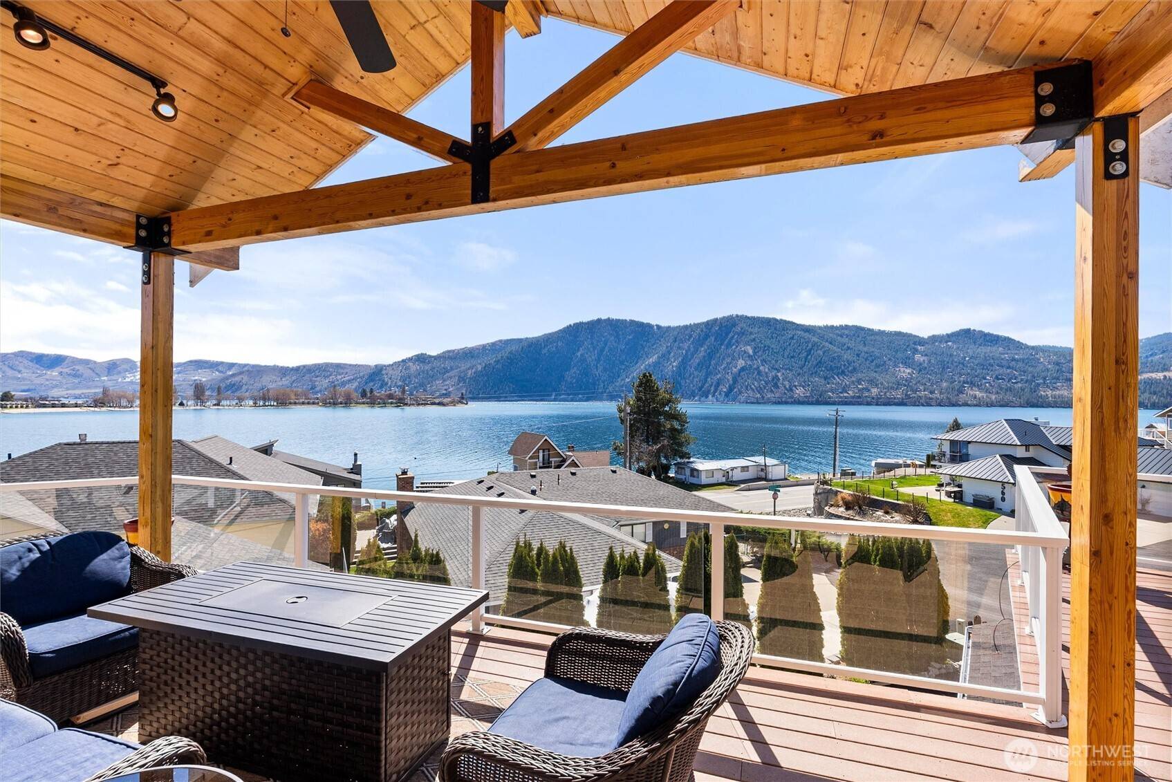 563 Topaz PL, Manson, WA 98831