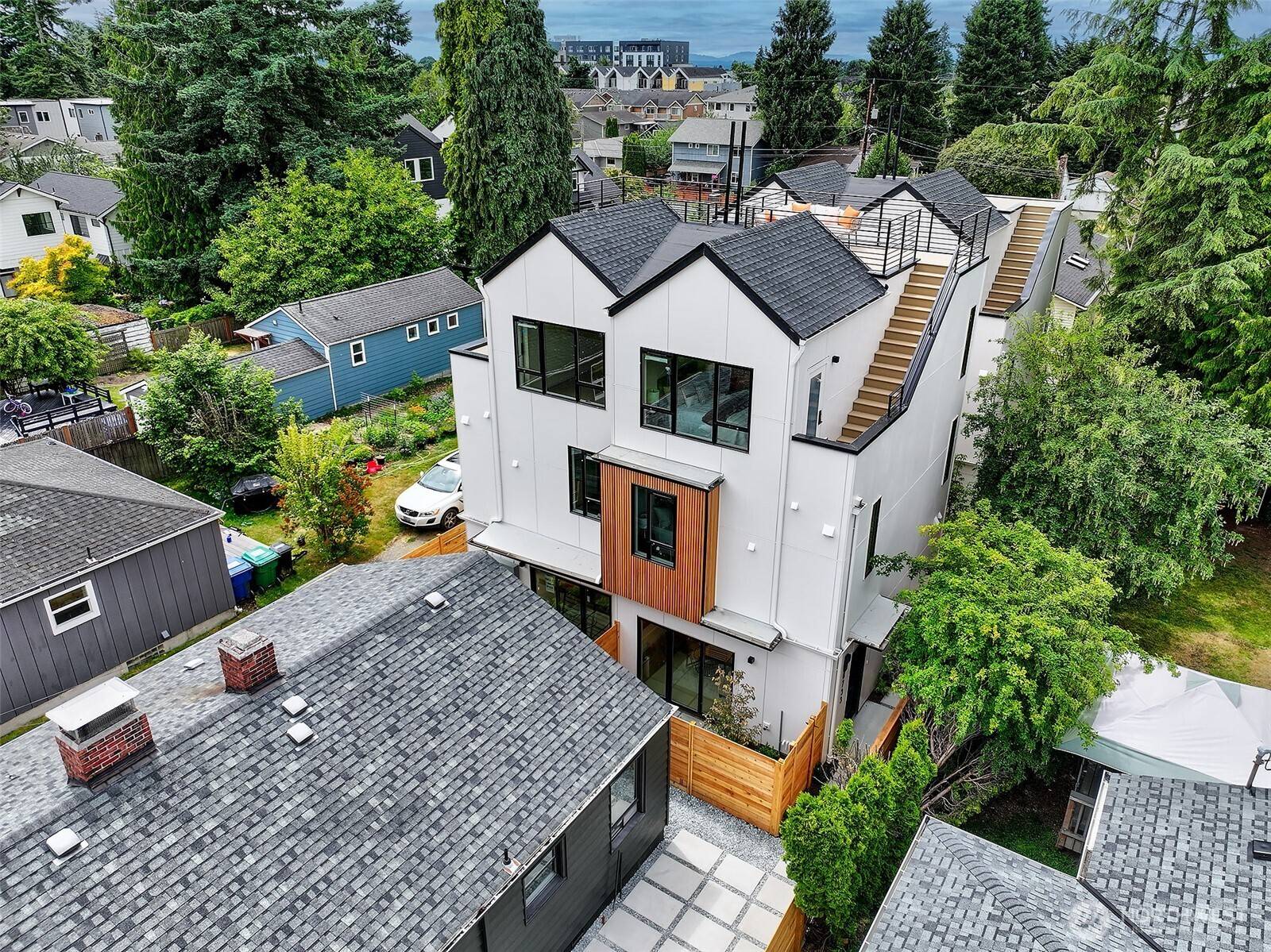 8733 13th AVE NW #C, Seattle, WA 98117