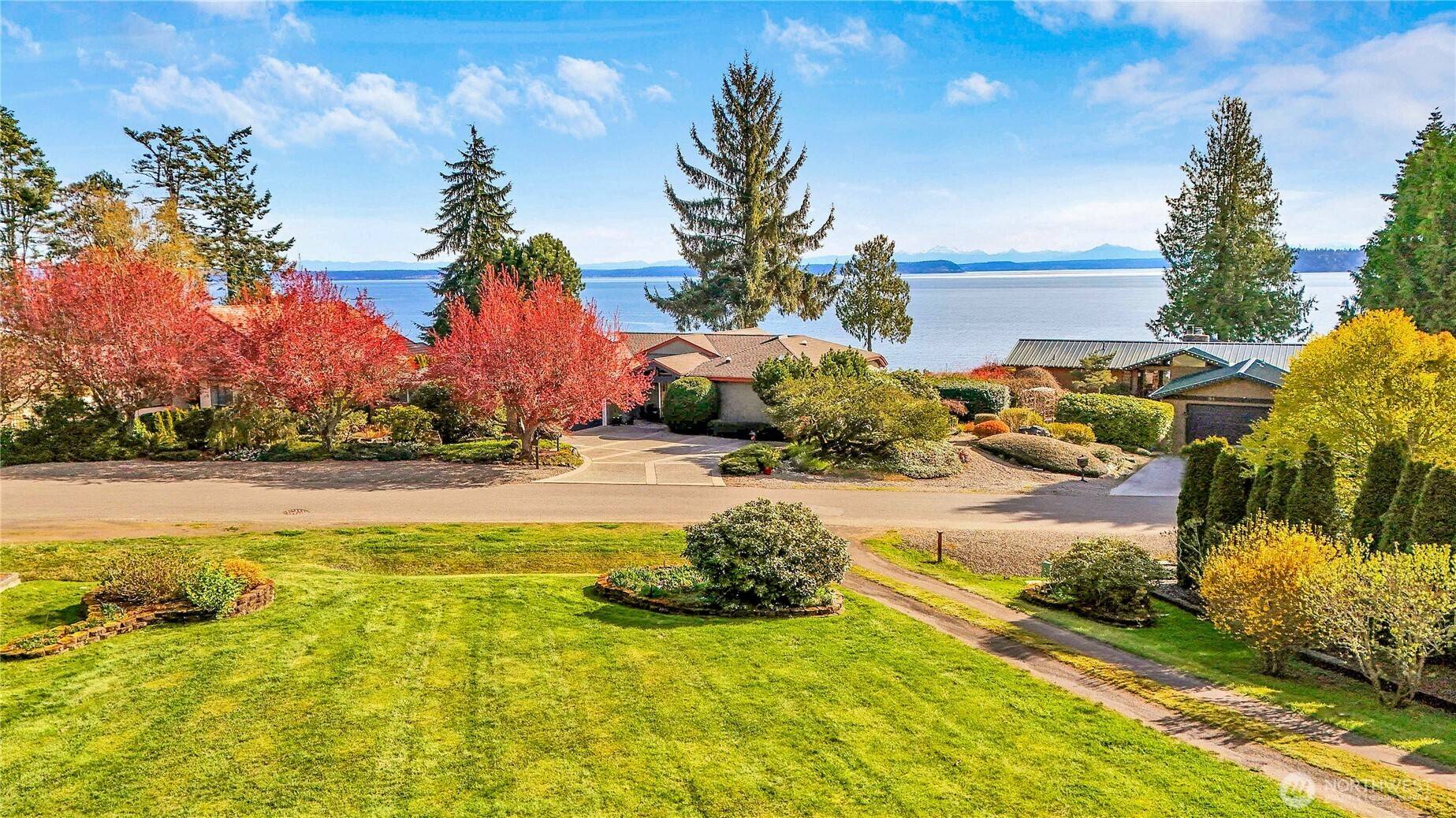 82 Montgomery LN, Port Ludlow, WA 98365