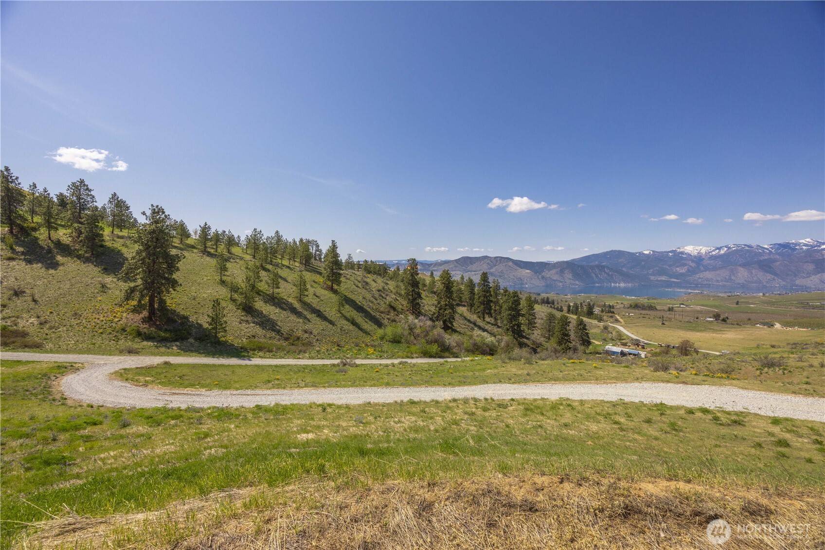 139 Mountain Ridge LN, Chelan, WA 98816