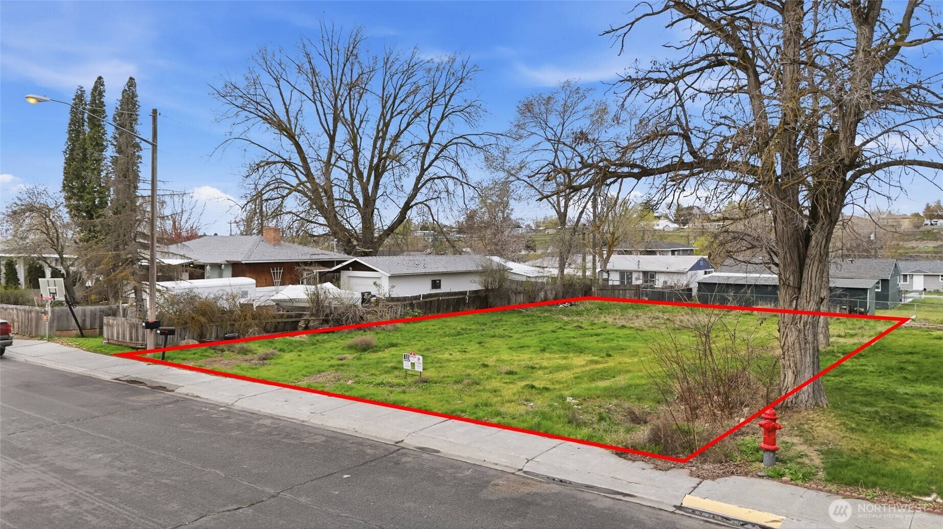 1528 N Buell ST, Moses Lake, WA 98837