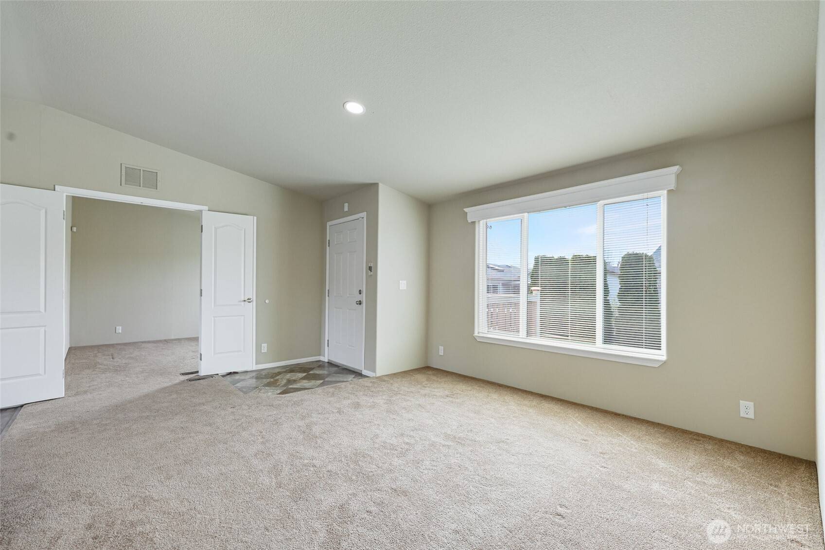 3516 Meadowbrook LN SE, Lacey, WA 98503