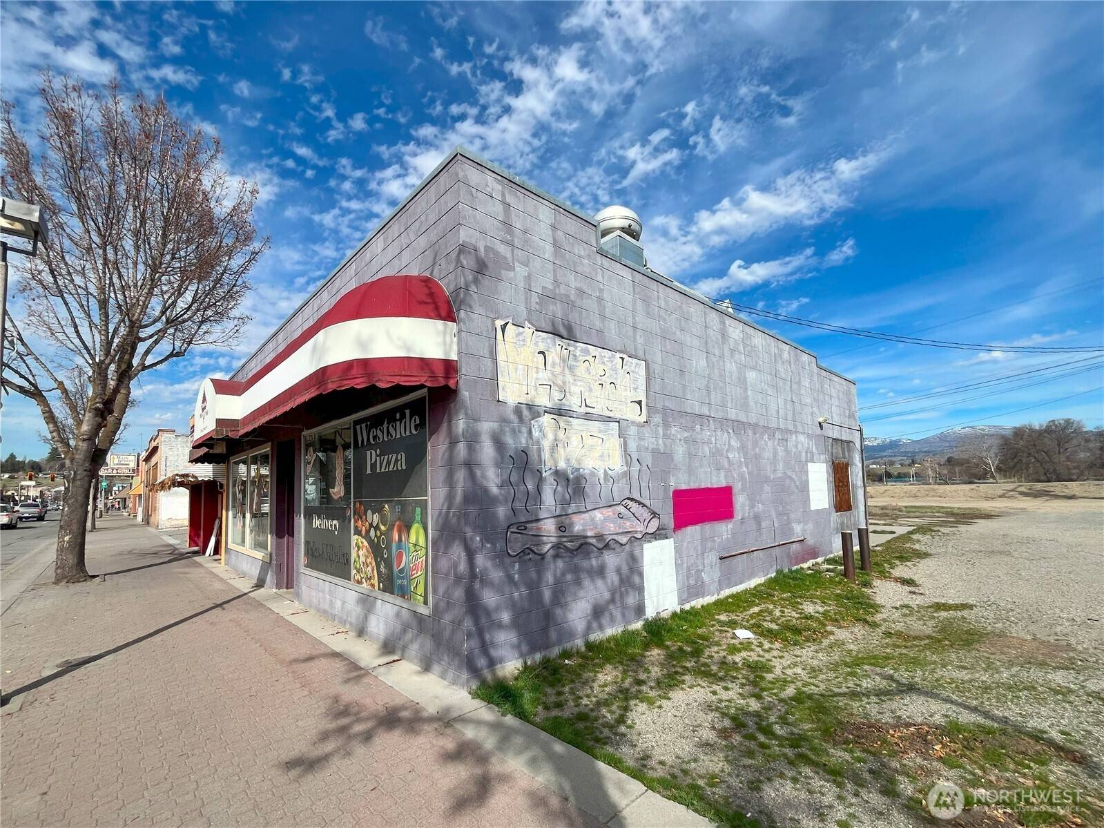 19 Main ST S, Omak, WA 98841