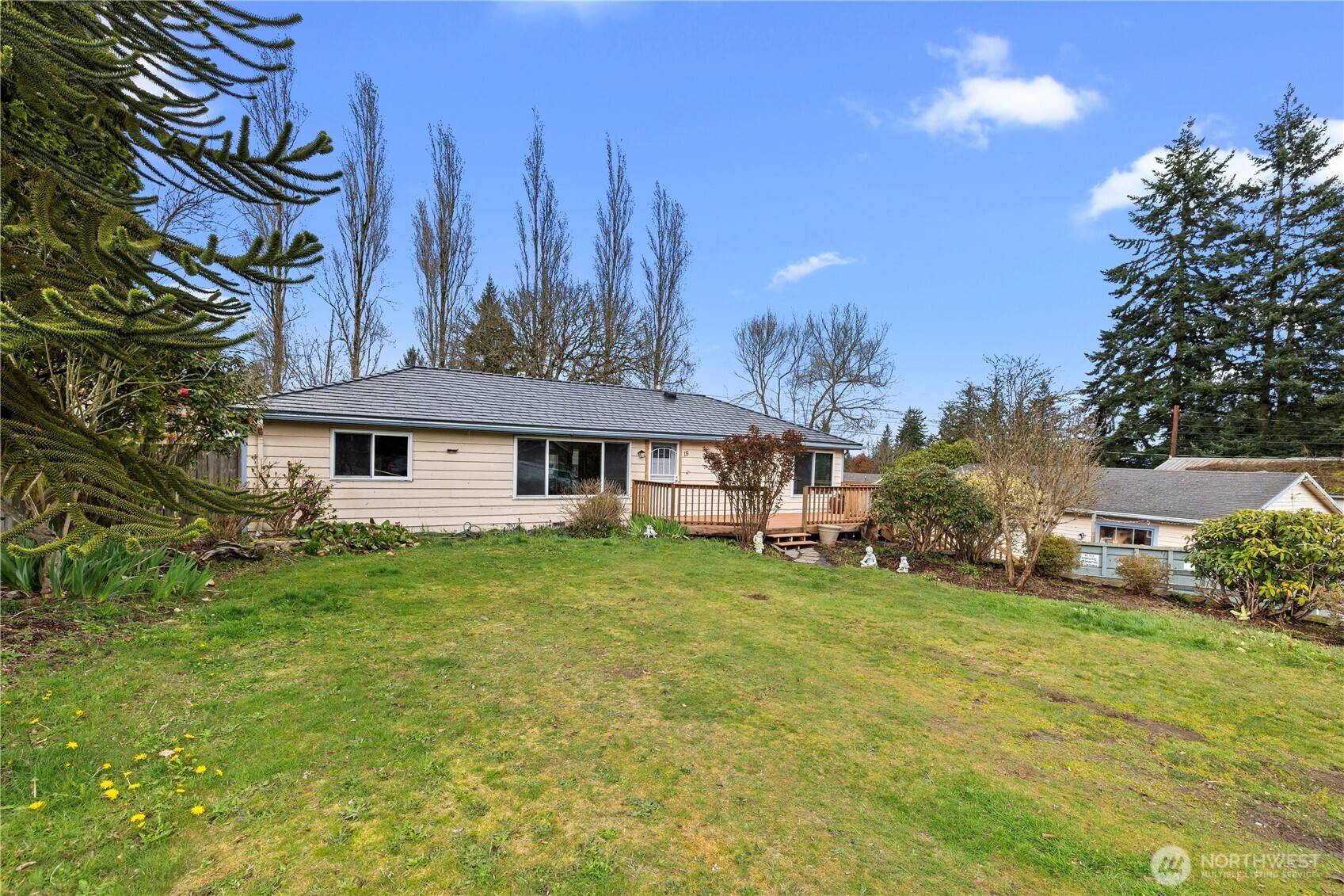 15 76th ST SW, Everett, WA 98203