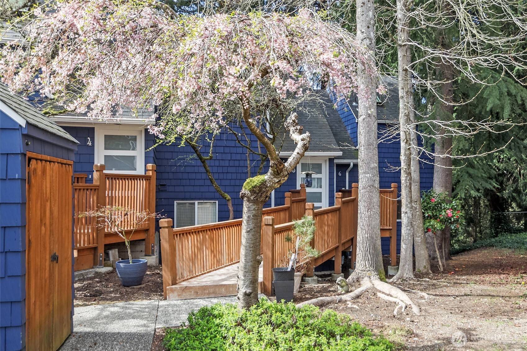 9165 45th AVE SW #6, Seattle, WA 98136