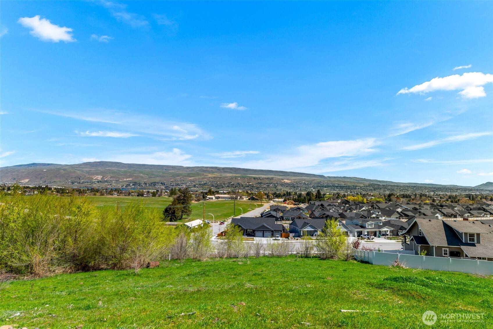 935 Silas LN, Wenatchee, WA 98801