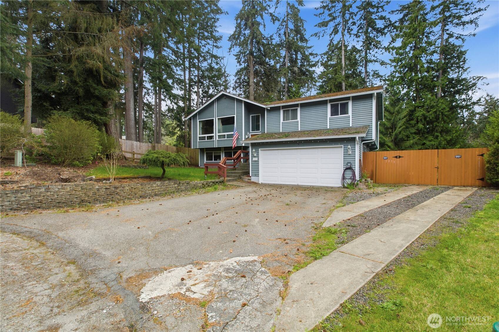 983 NE Melia LN, Bremerton, WA 98311