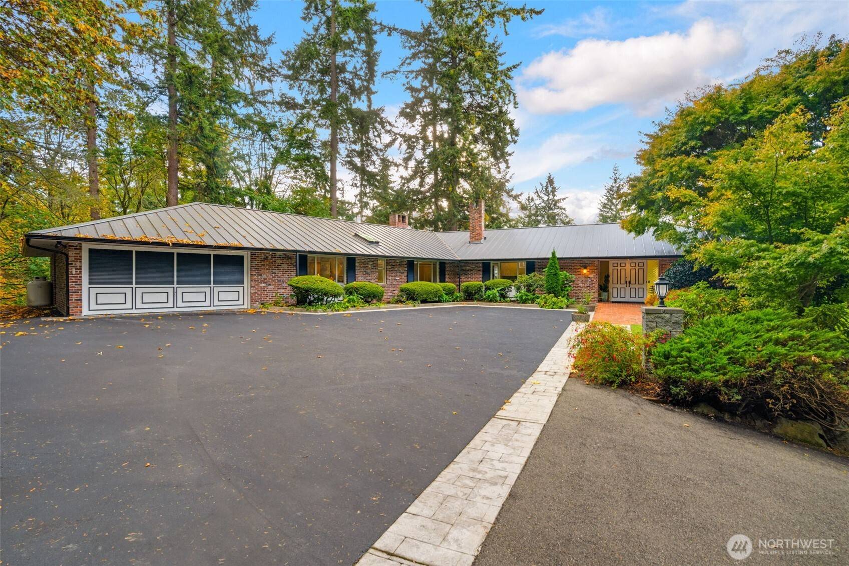 14050 Hilltop LN NW, Seattle, WA 98177