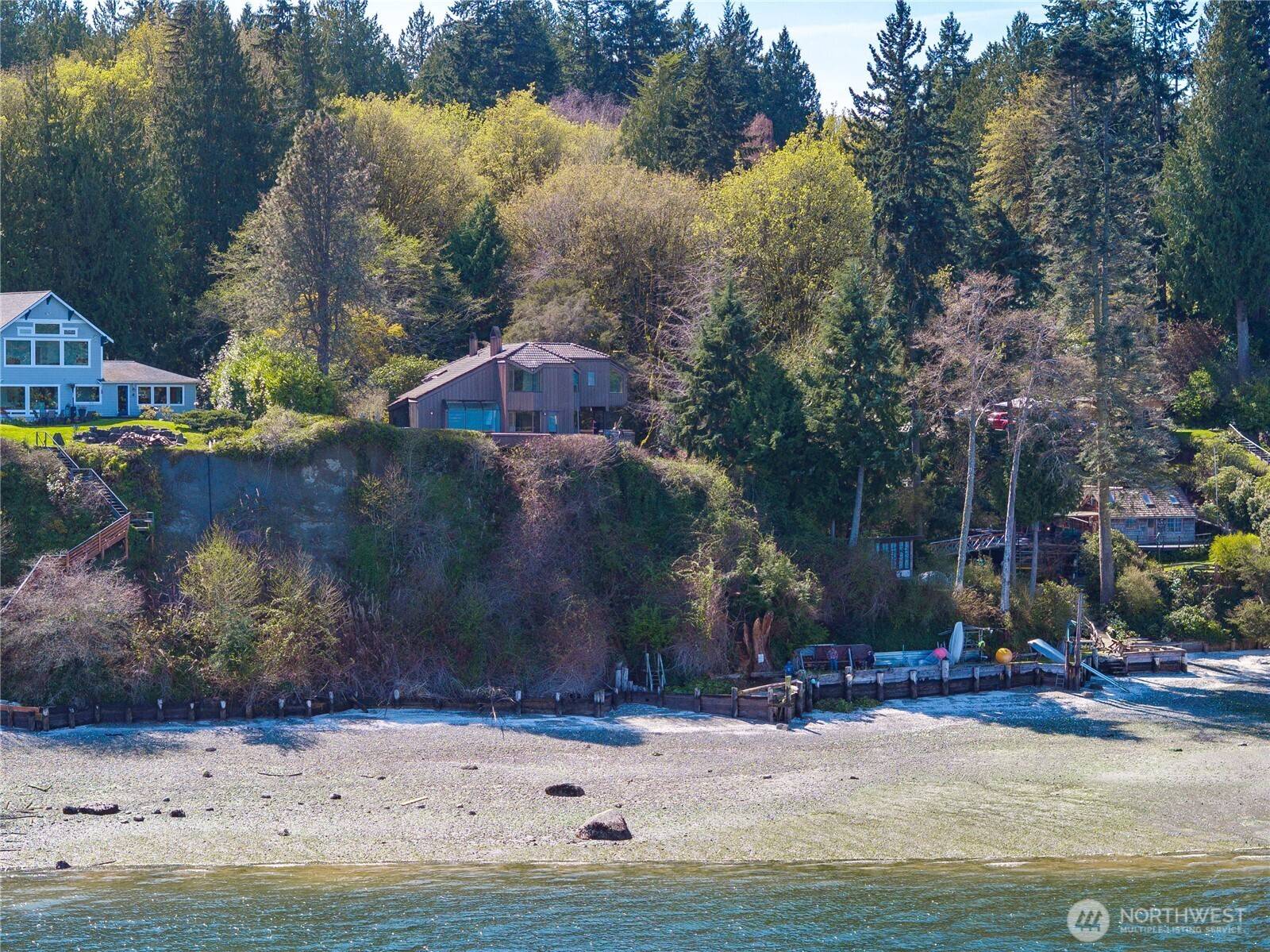 17040 Agate ST NE, Bainbridge Island, WA 98110