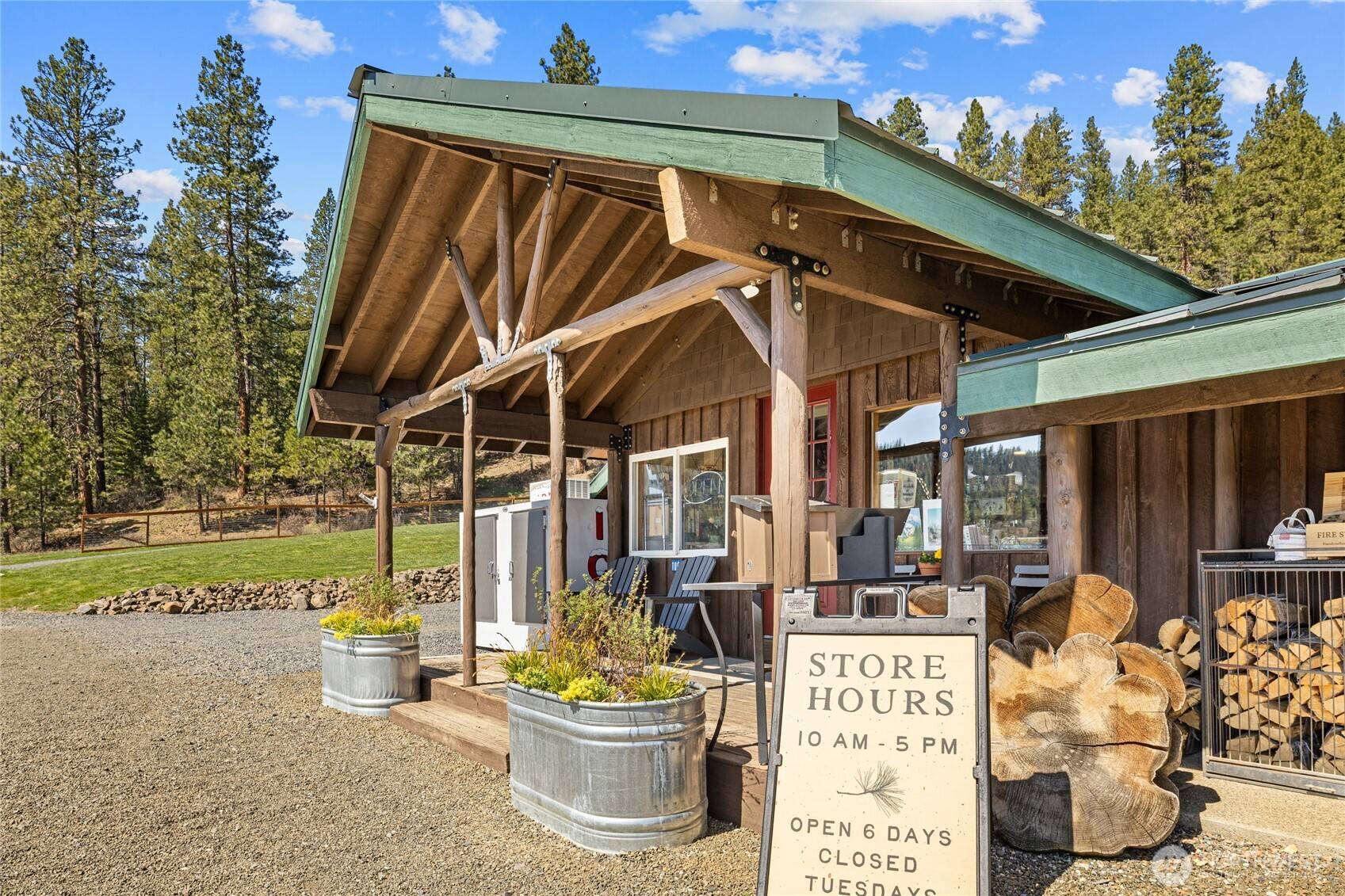 10692 Teanaway RD, Cle Elum, WA 98922
