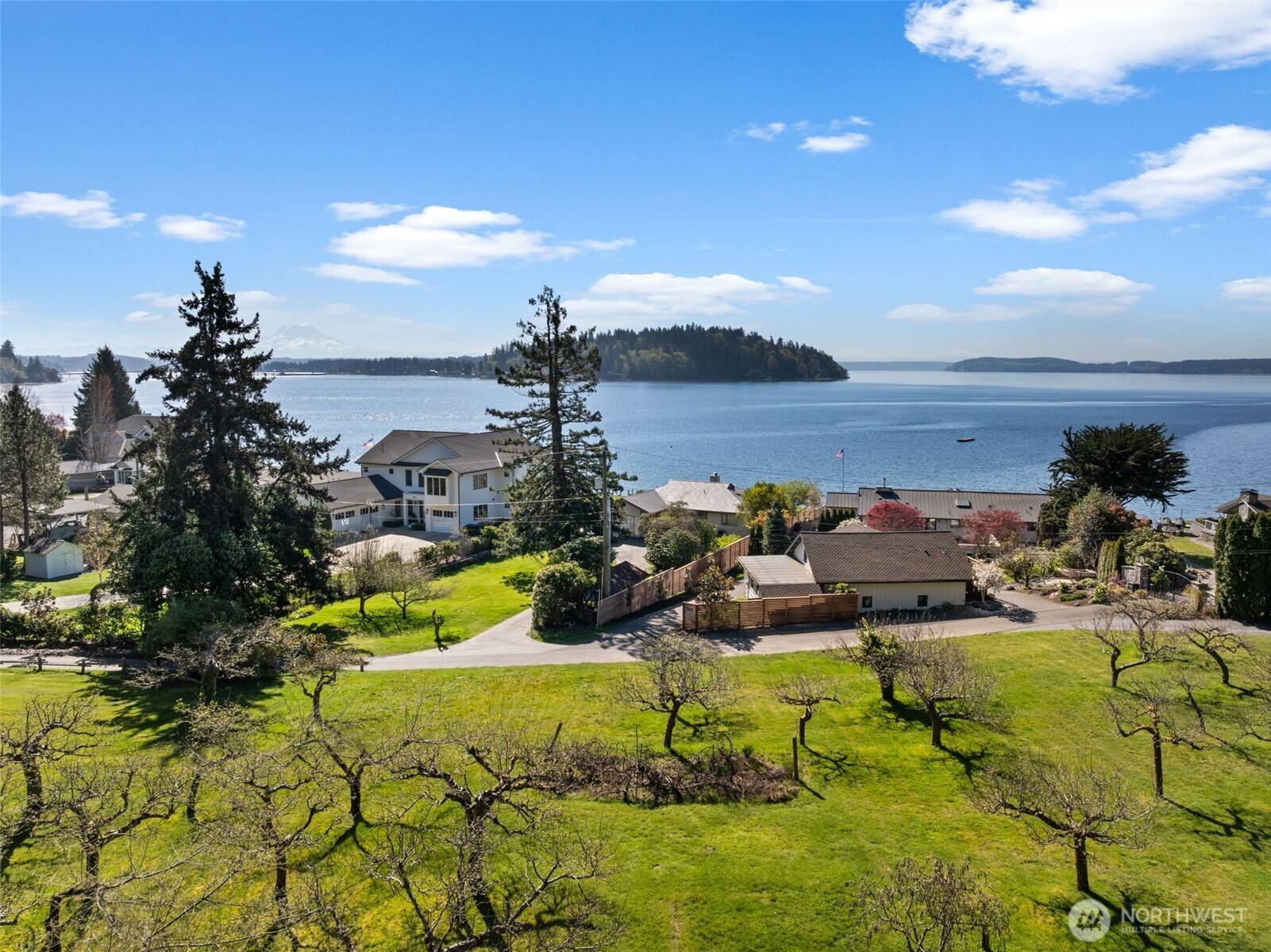 10427 Powell DR NW, Gig Harbor, WA 98335