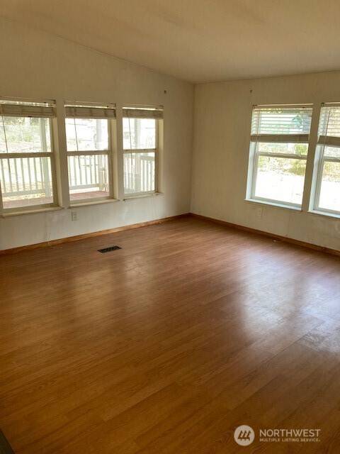 301 N Chinook DR, Hoodsport, WA 98548