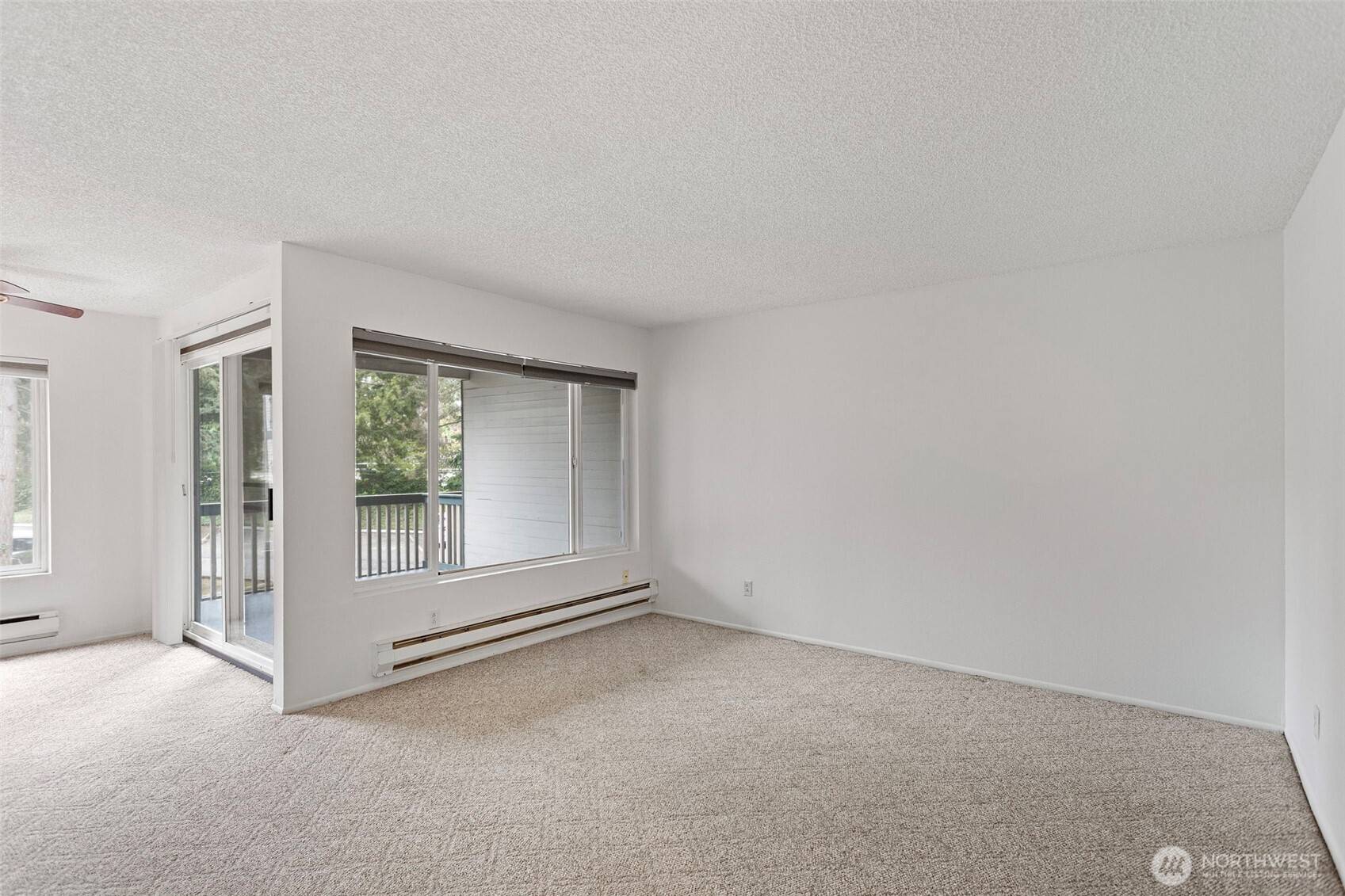 5620 200th ST SW #A102, Lynnwood, WA 98036