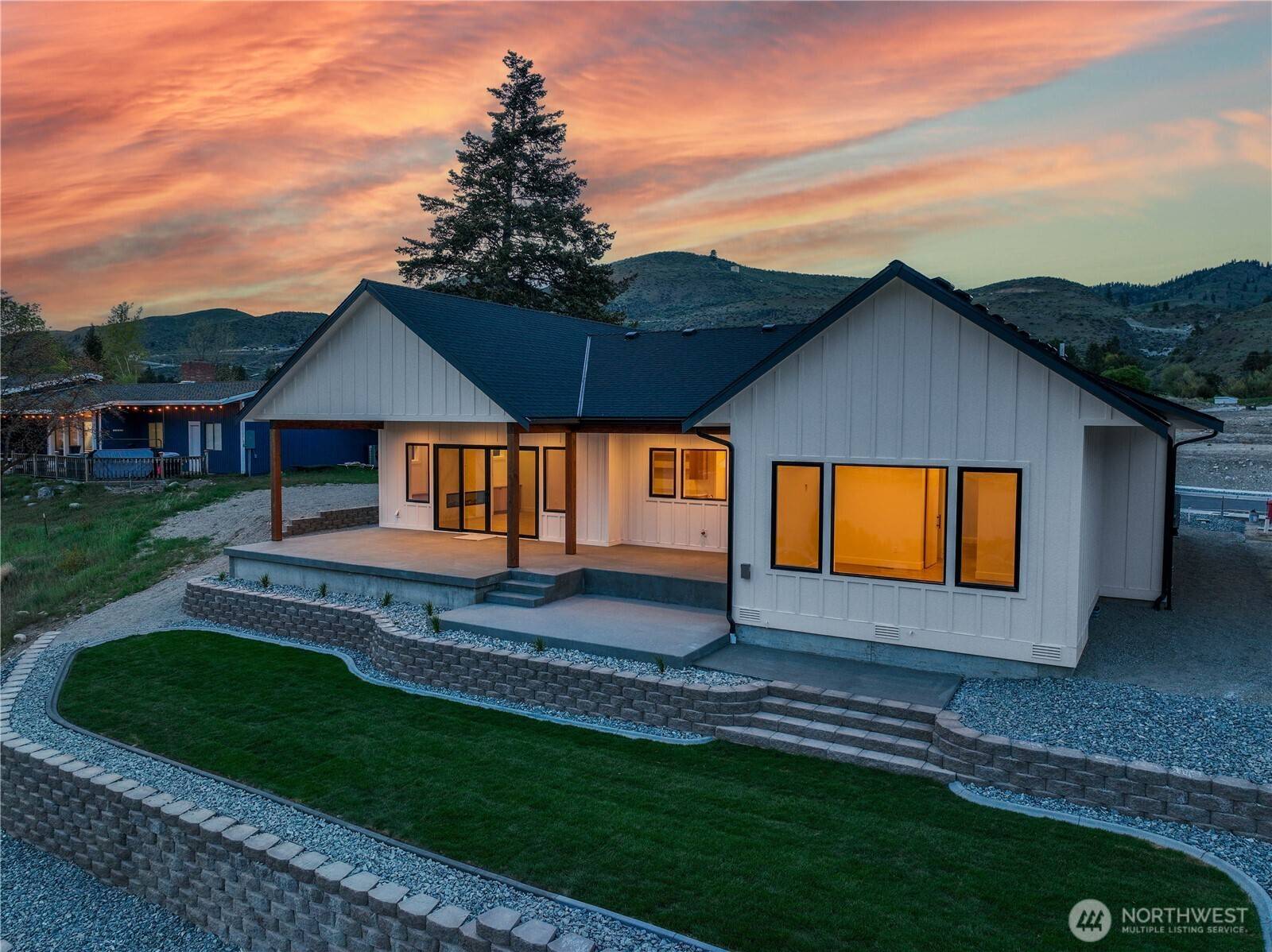 548 Harvest Ridge DR, Chelan, WA 98816
