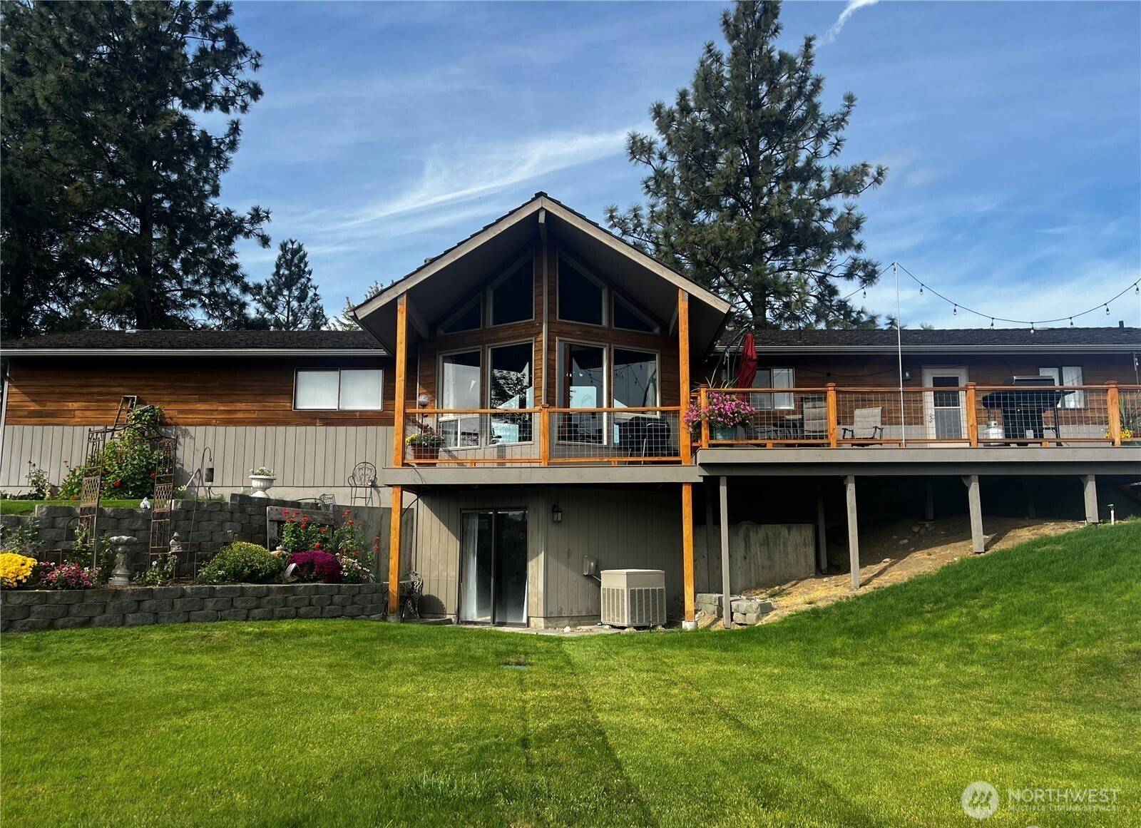 8 Mundinger LN, Omak, WA 98841
