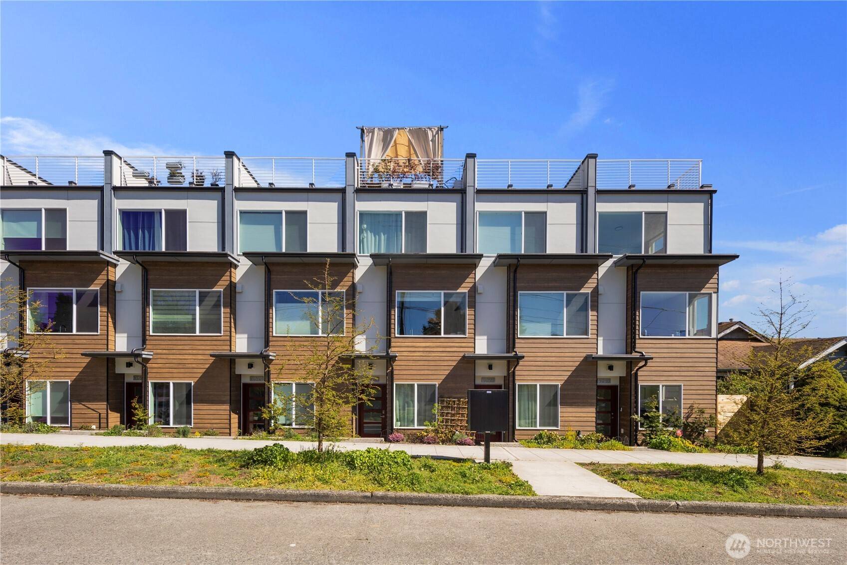 9624 Linden AVE N, Seattle, WA 98103