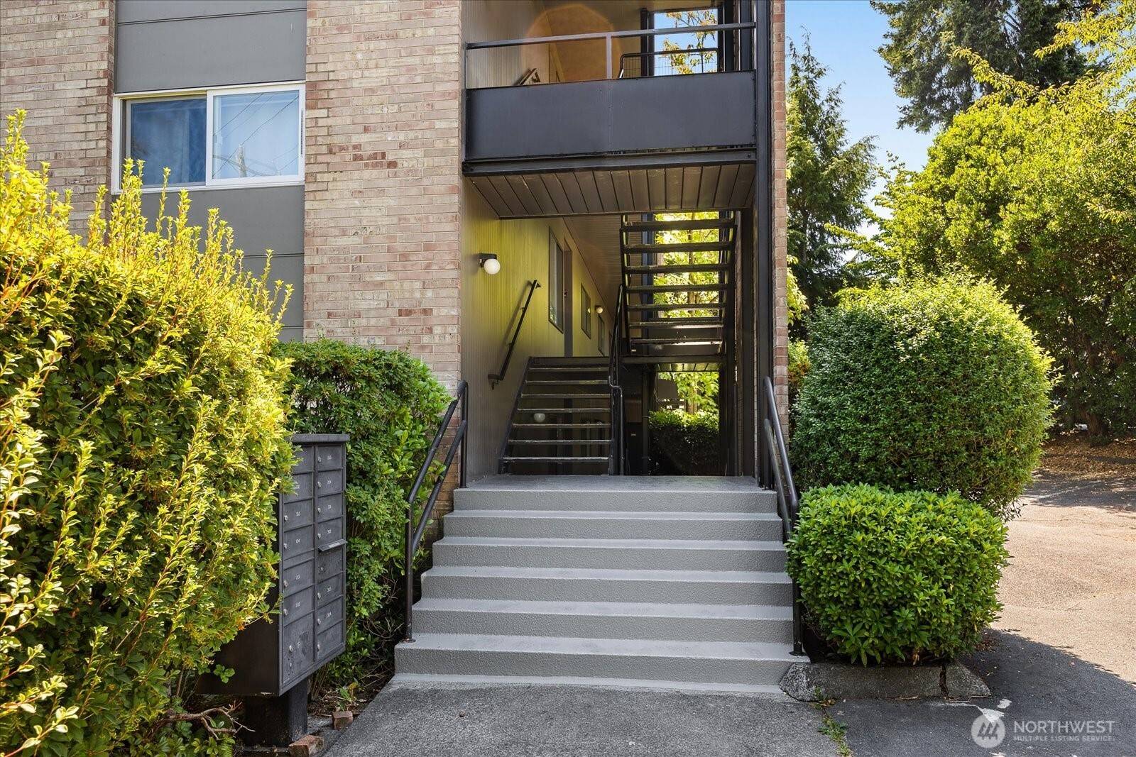 5101 NE 55th ST #103, Seattle, WA 98105
