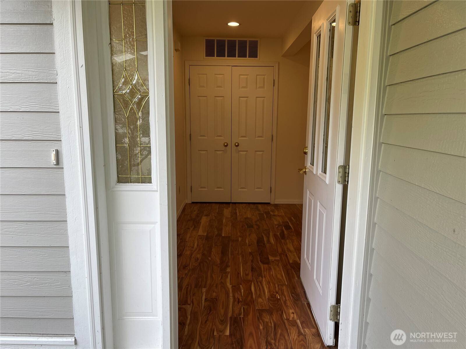 2426 James PL #303, Langley, WA 98260