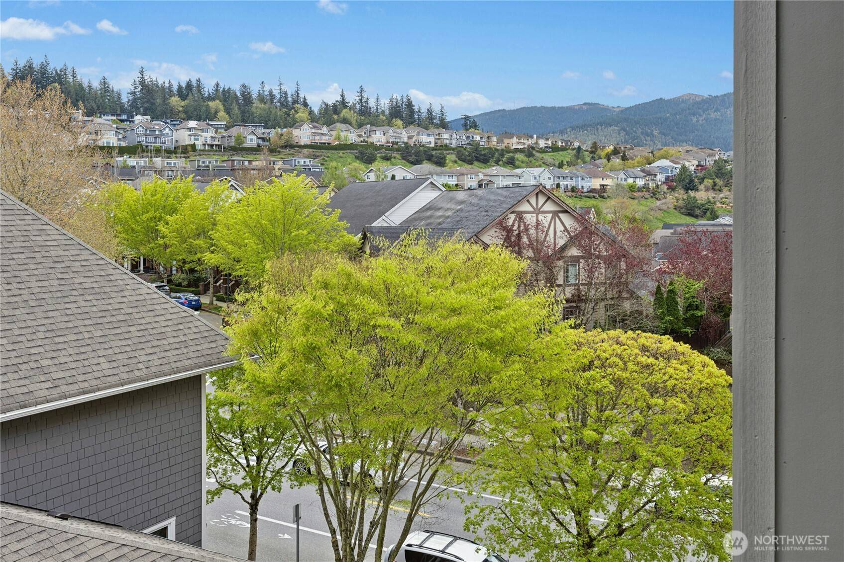1880 25th AVE NE #413, Issaquah, WA 98029