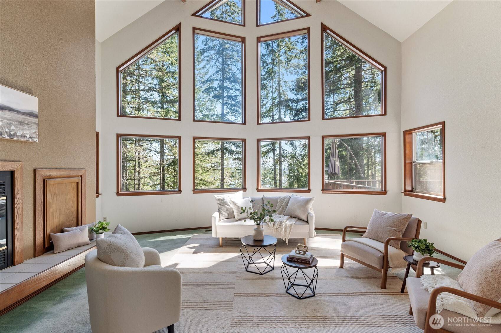 30 E Rainier DR, Allyn, WA 98524