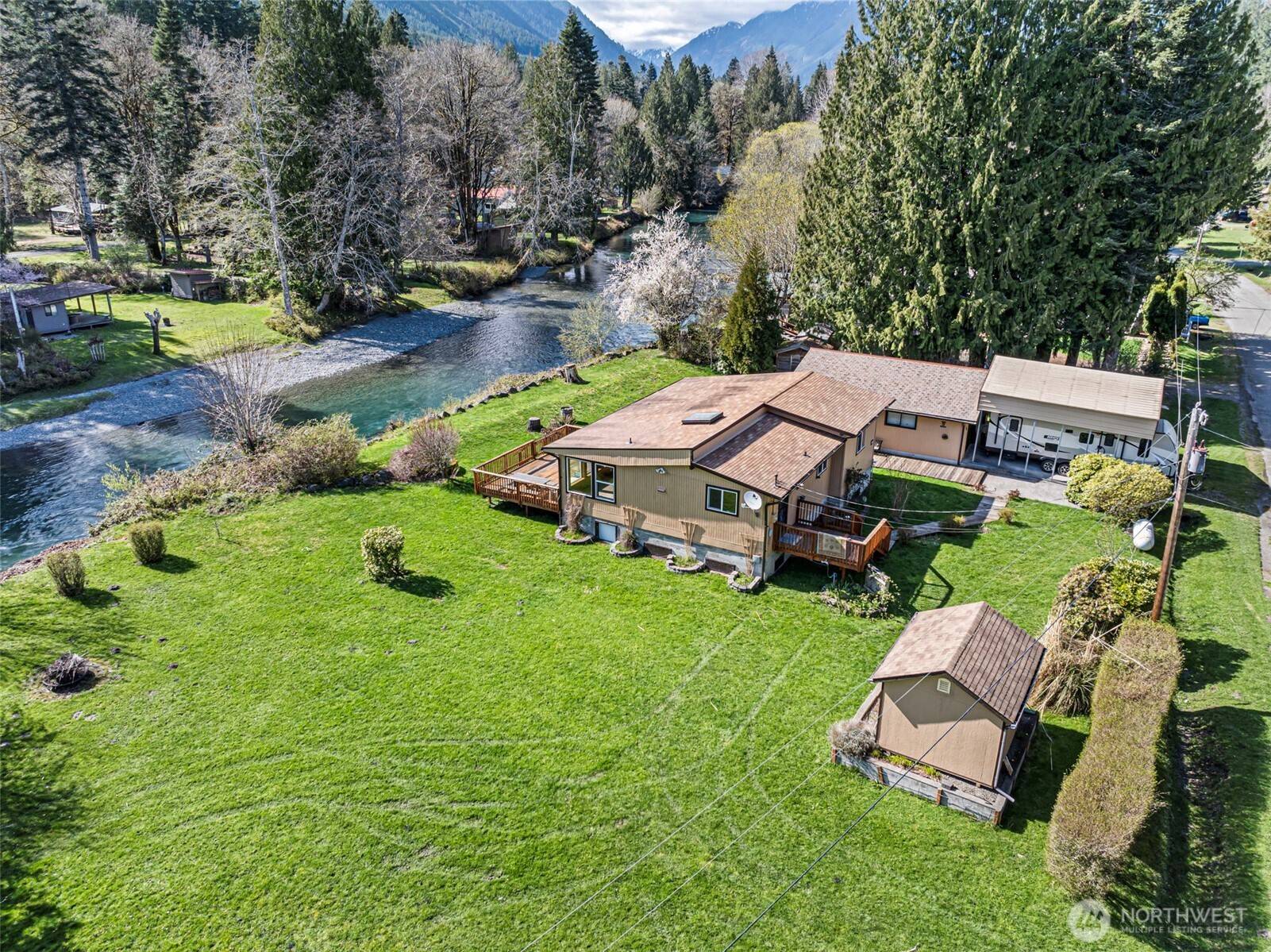 210 Kelly RD, Brinnon, WA 98320