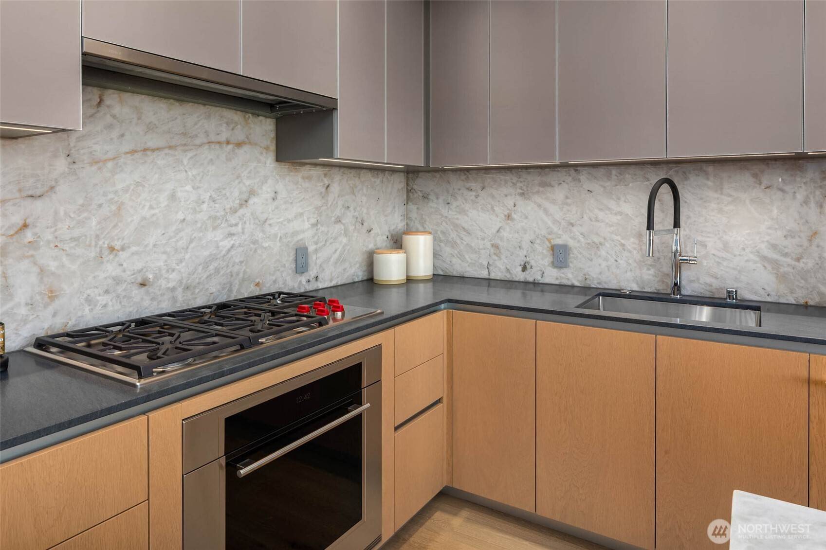 2510 6th AVE #3902, Seattle, WA 98121