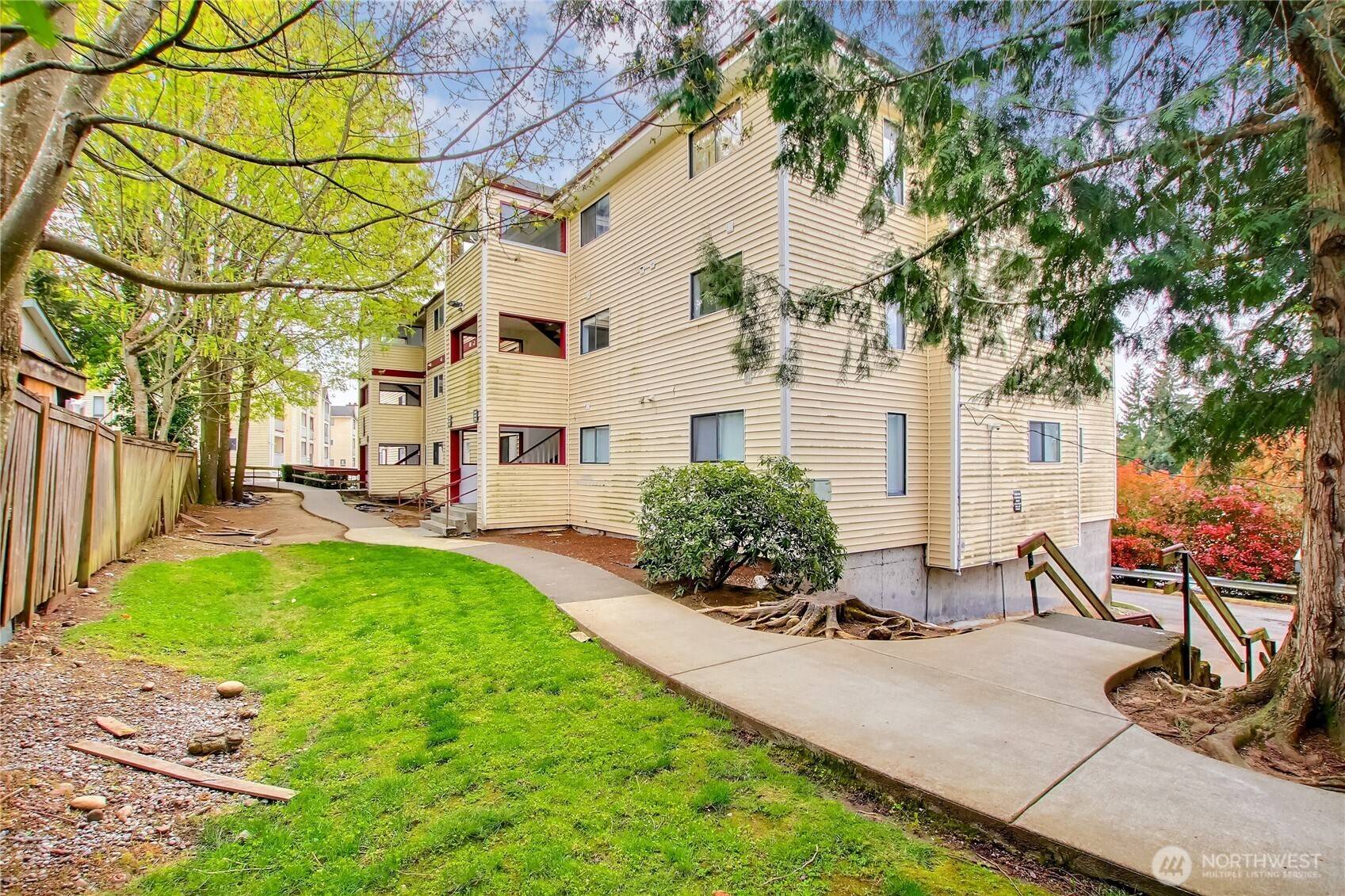29645 18th AVE S #C204, Federal Way, WA 98003