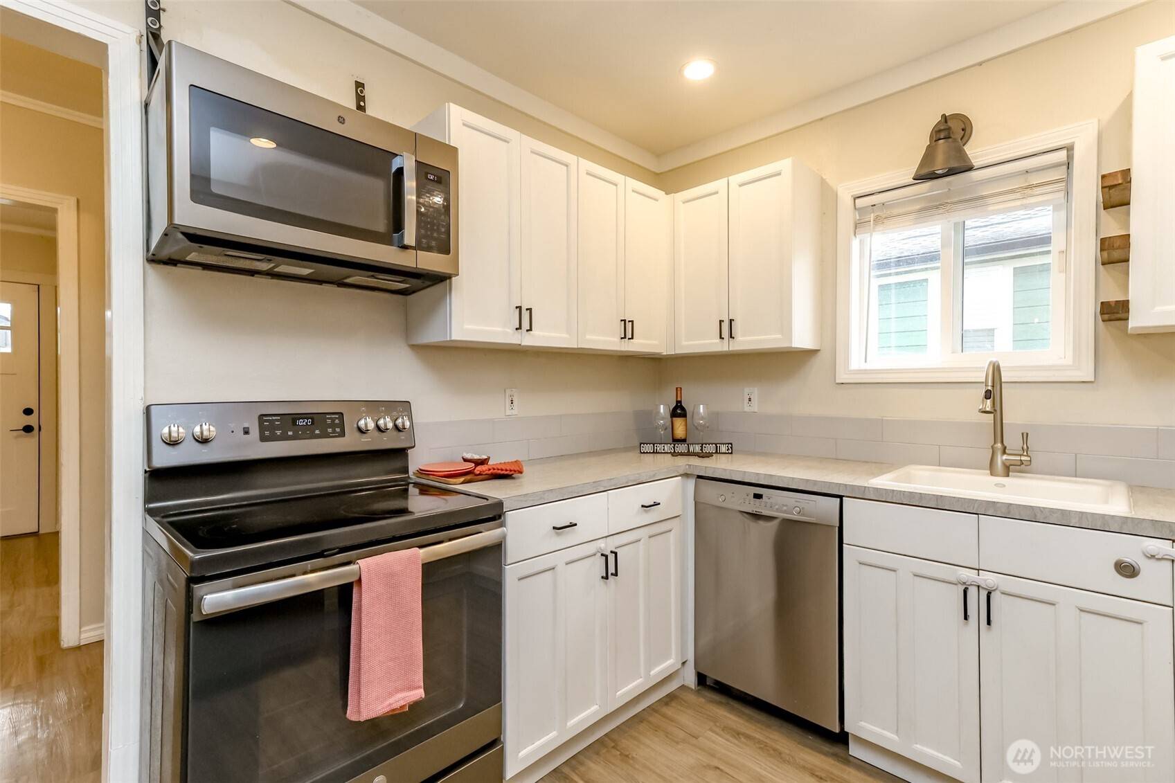 3015 Fredrickson ST, Enumclaw, WA 98022
