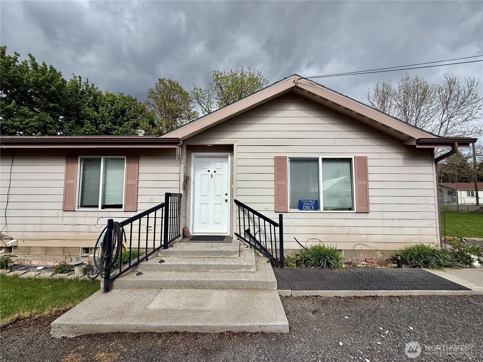 411 E Pearson ST, Dayton, WA 99328