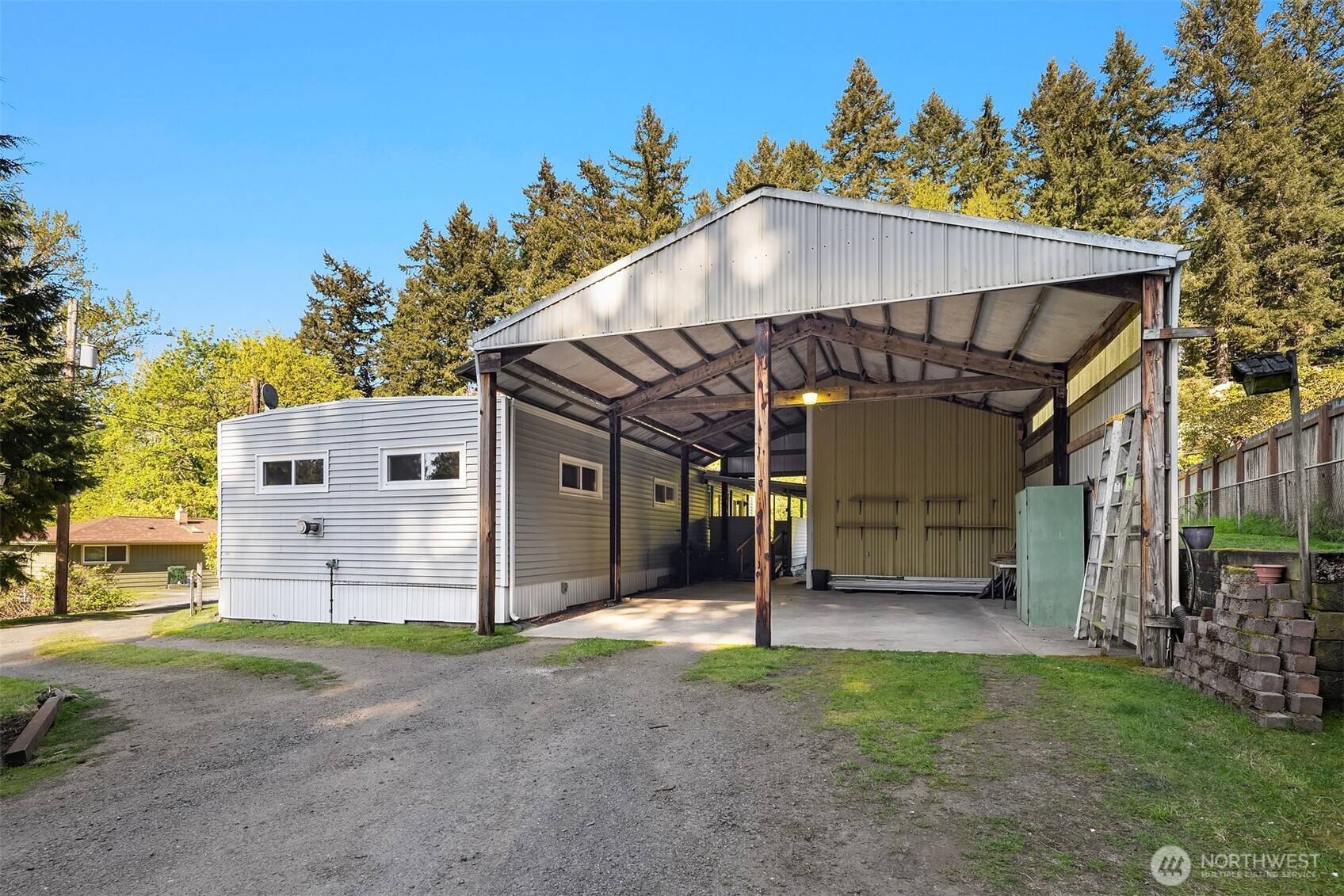 6037 NE BLAKELY AVE, Bainbridge Island, WA 98110