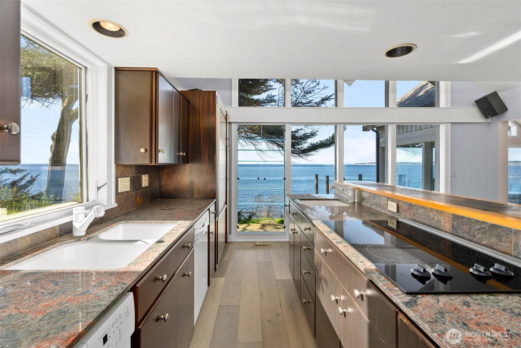 1034 57th ST, Port Townsend, WA 98368