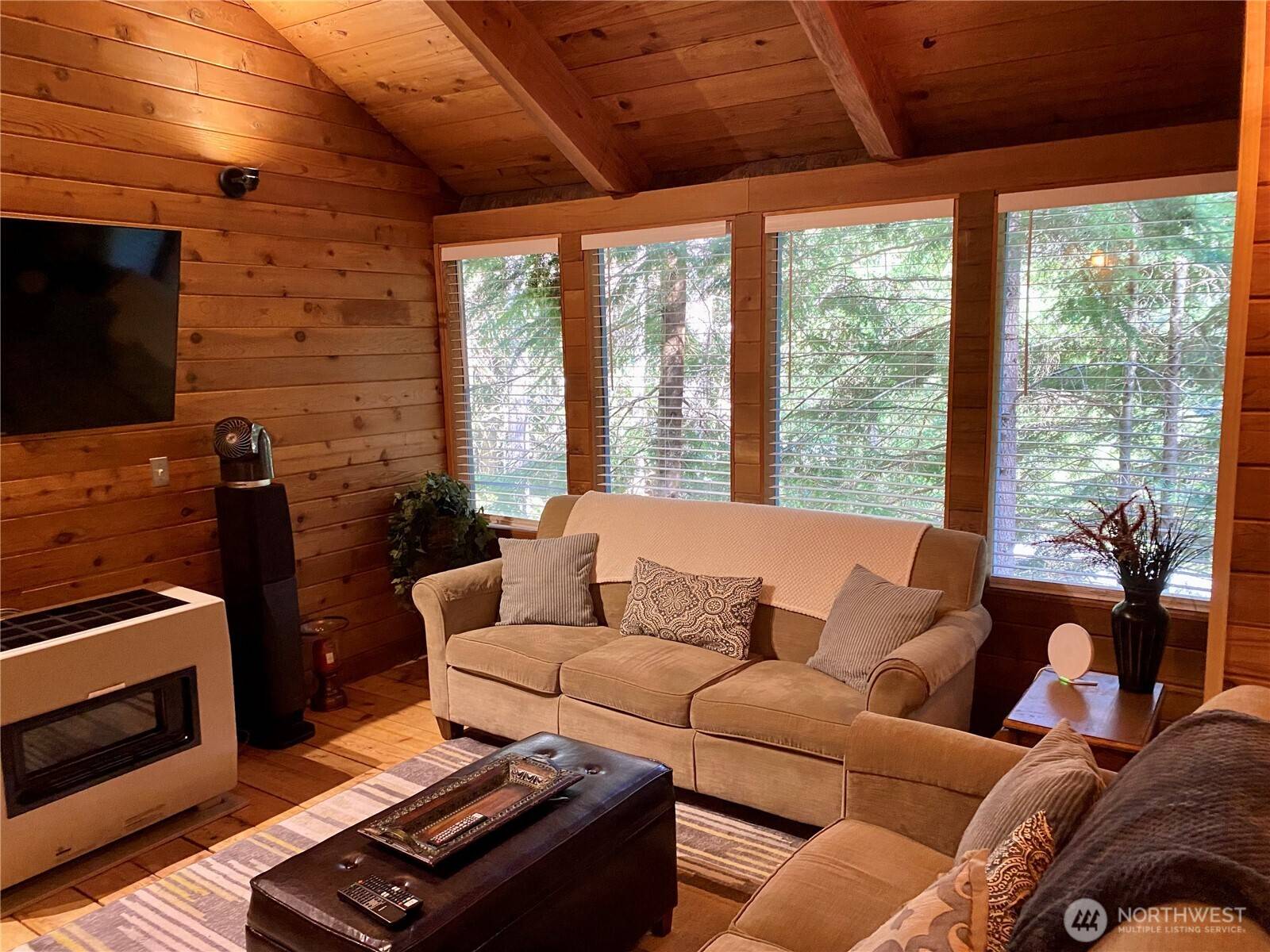 16726 Mountain Side DR E, Greenwater, WA 98022