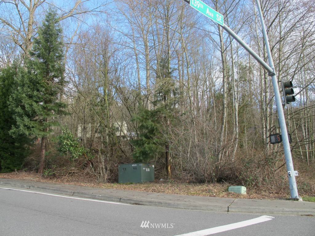2457 Kamber RD, Bellevue, WA 98007