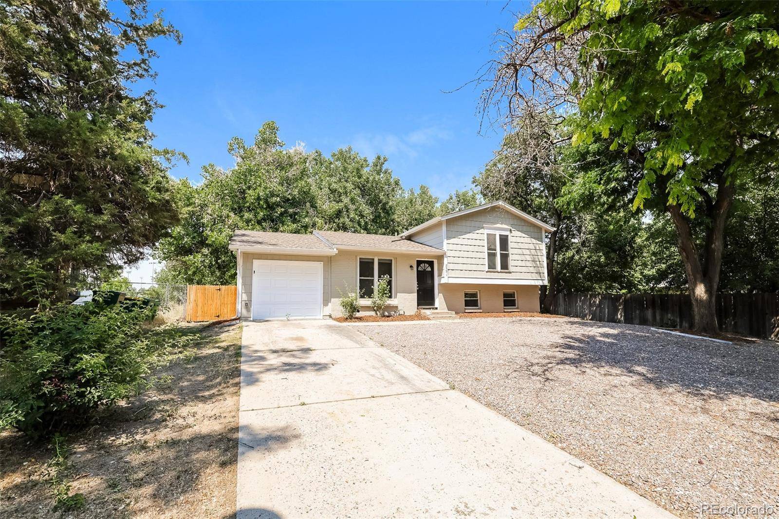 2551 S Kittredge WAY, Aurora, CO 80013