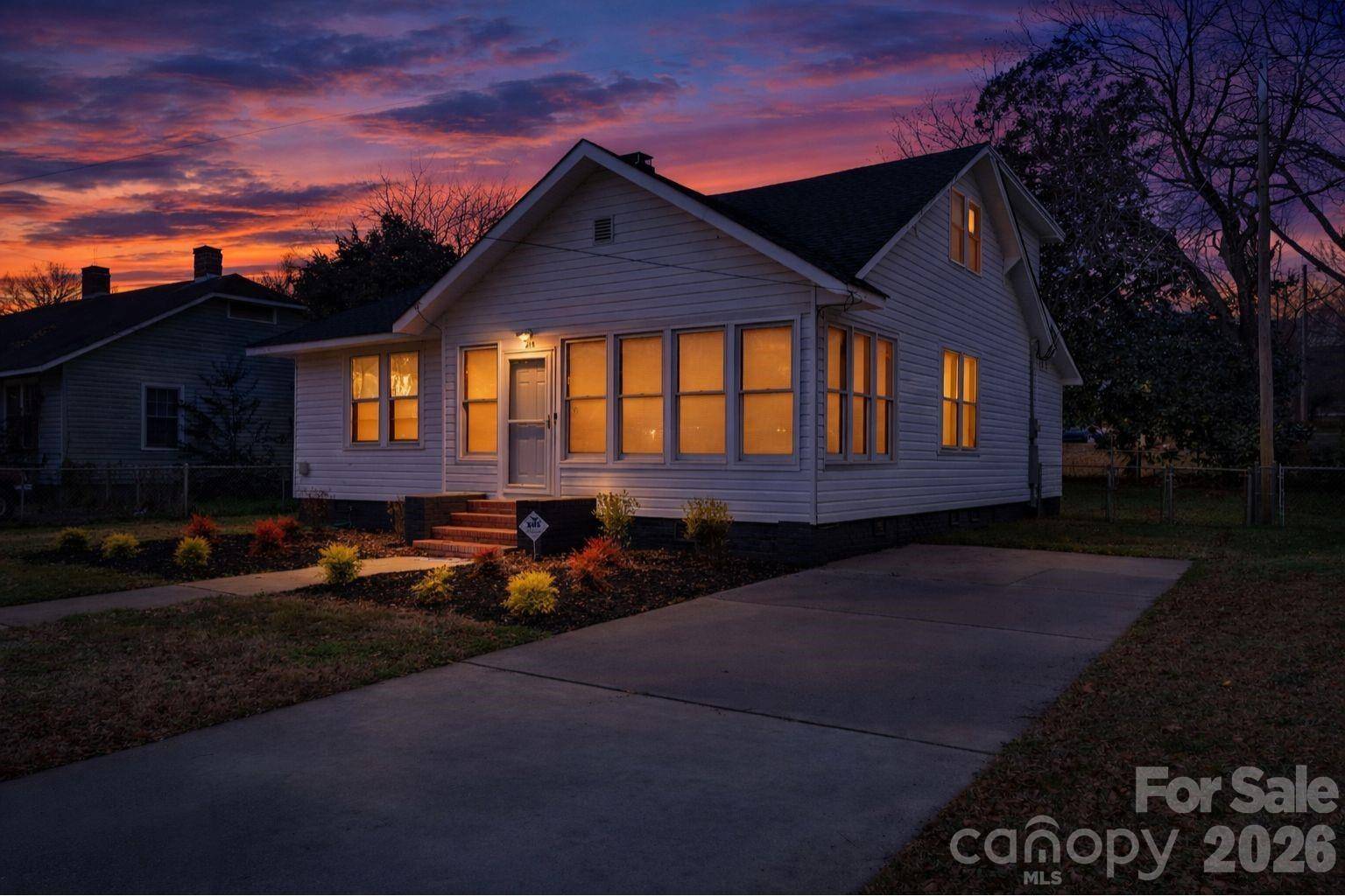 215 King ST S, Gastonia, NC 28052