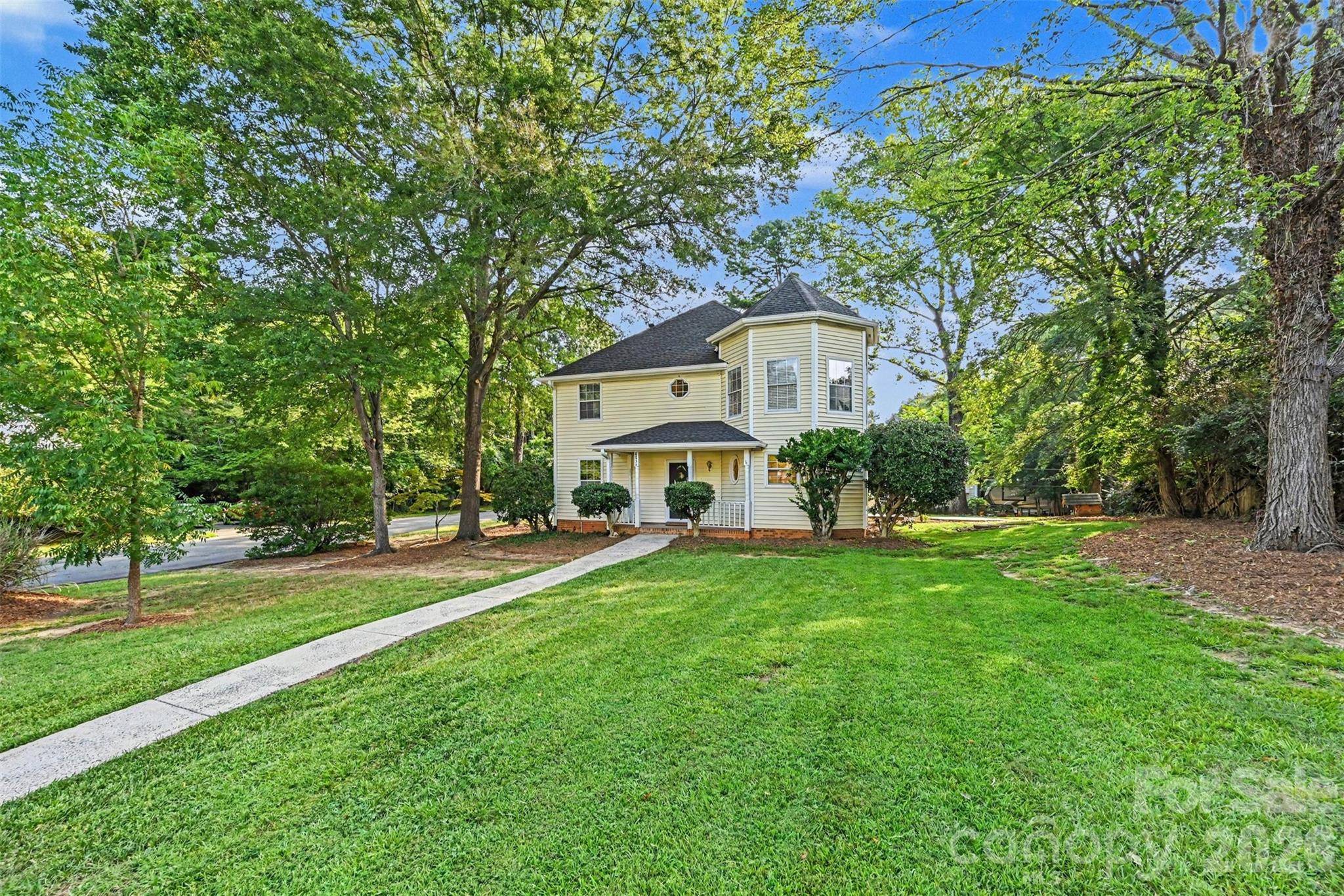 8834 Rittenhouse CIR, Charlotte, NC 28270