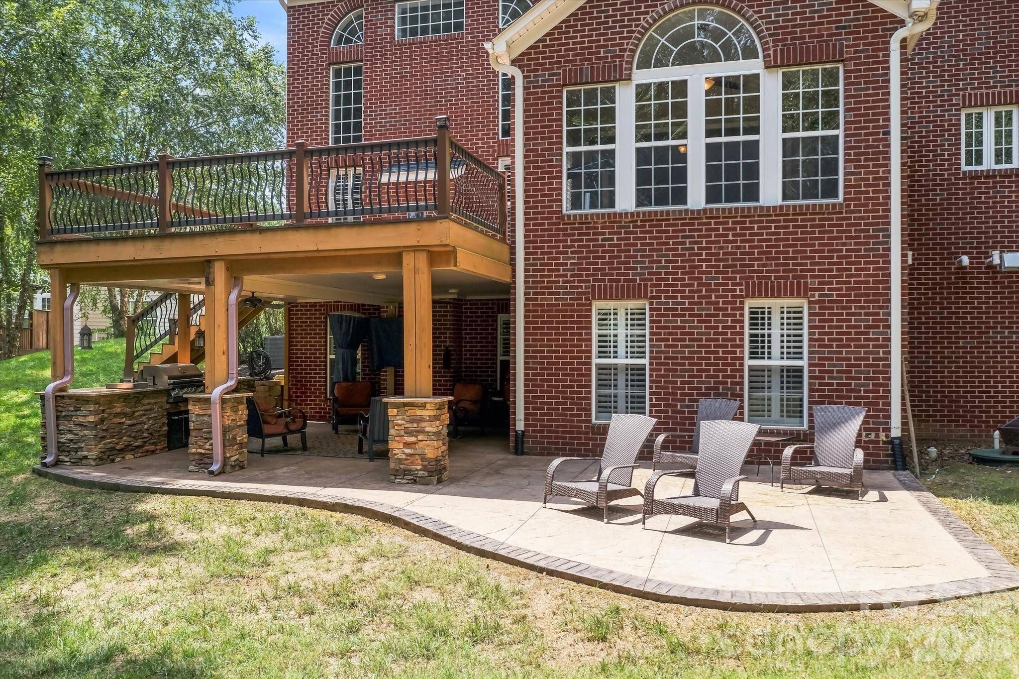 309 Stonewater Bay LN, Mount Holly, NC 28120