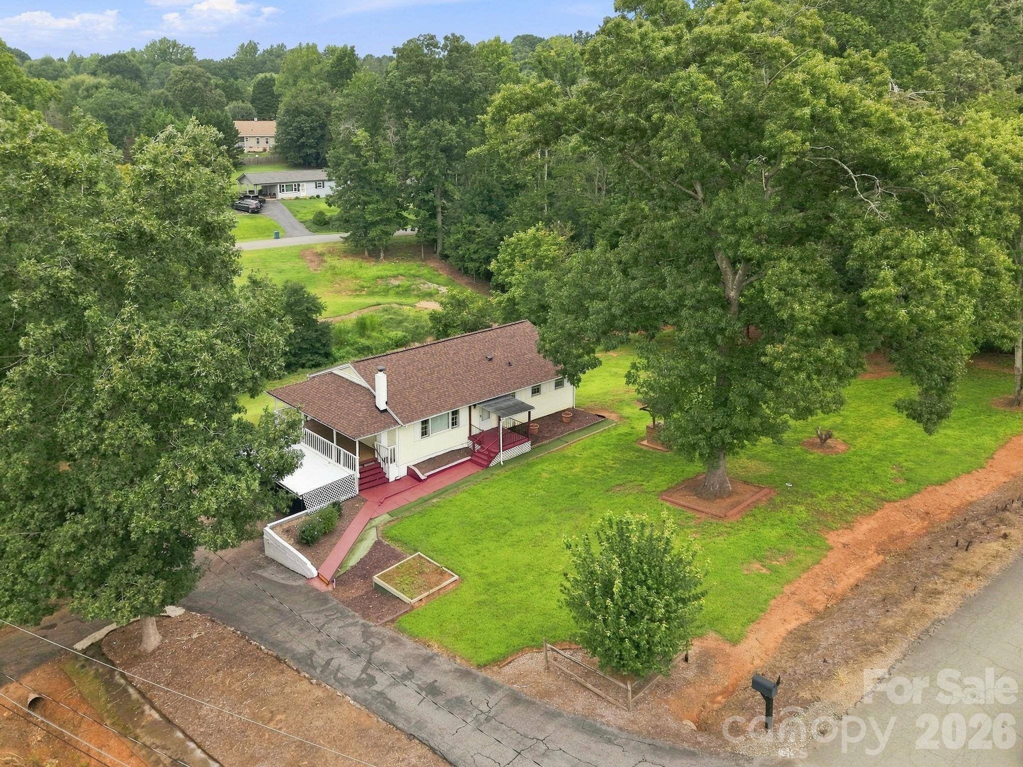 1714 Lazenby ST, Newton, NC 28658