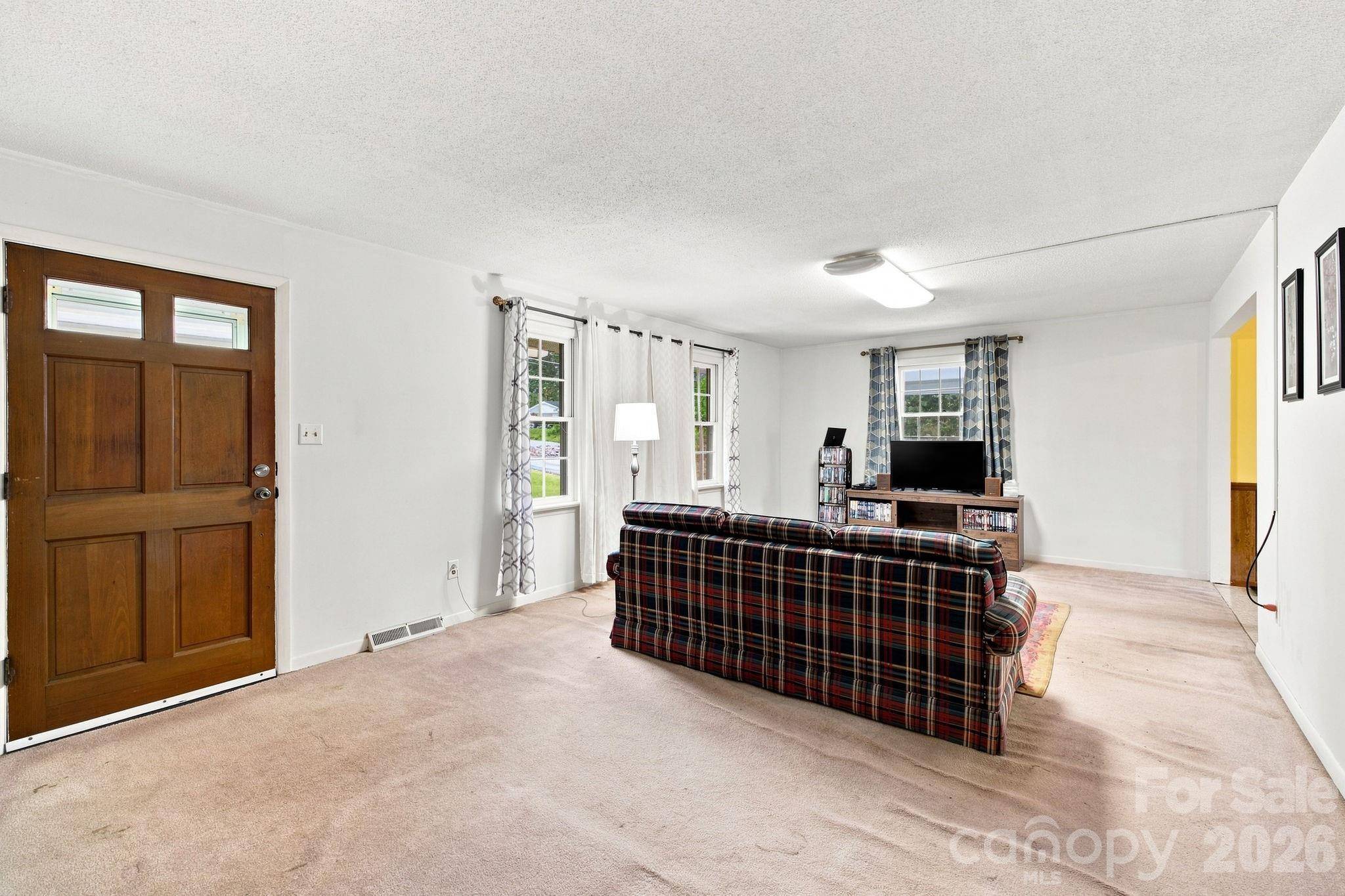 1714 Lazenby ST, Newton, NC 28658