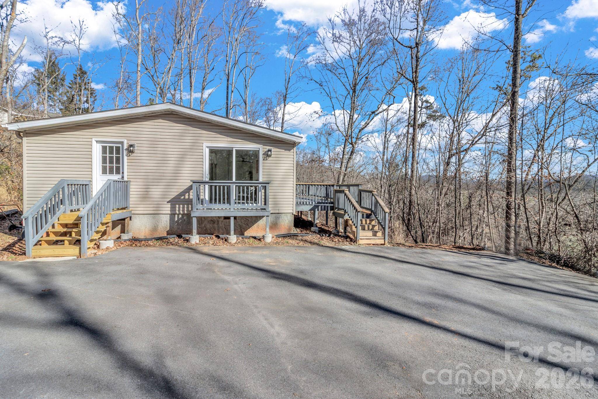 30 Pinners Cove RD, Asheville, NC 28803