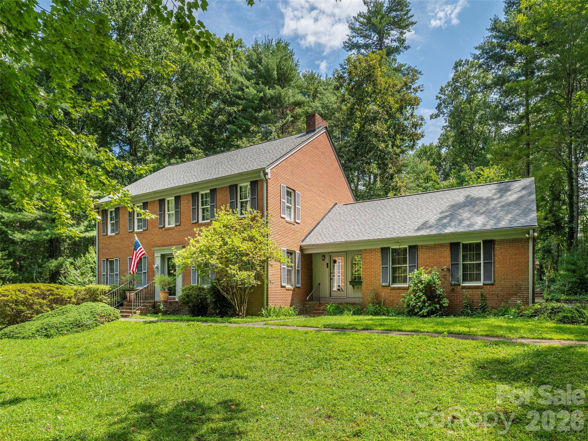 200 Heathcote RD, Hendersonville, NC 28791
