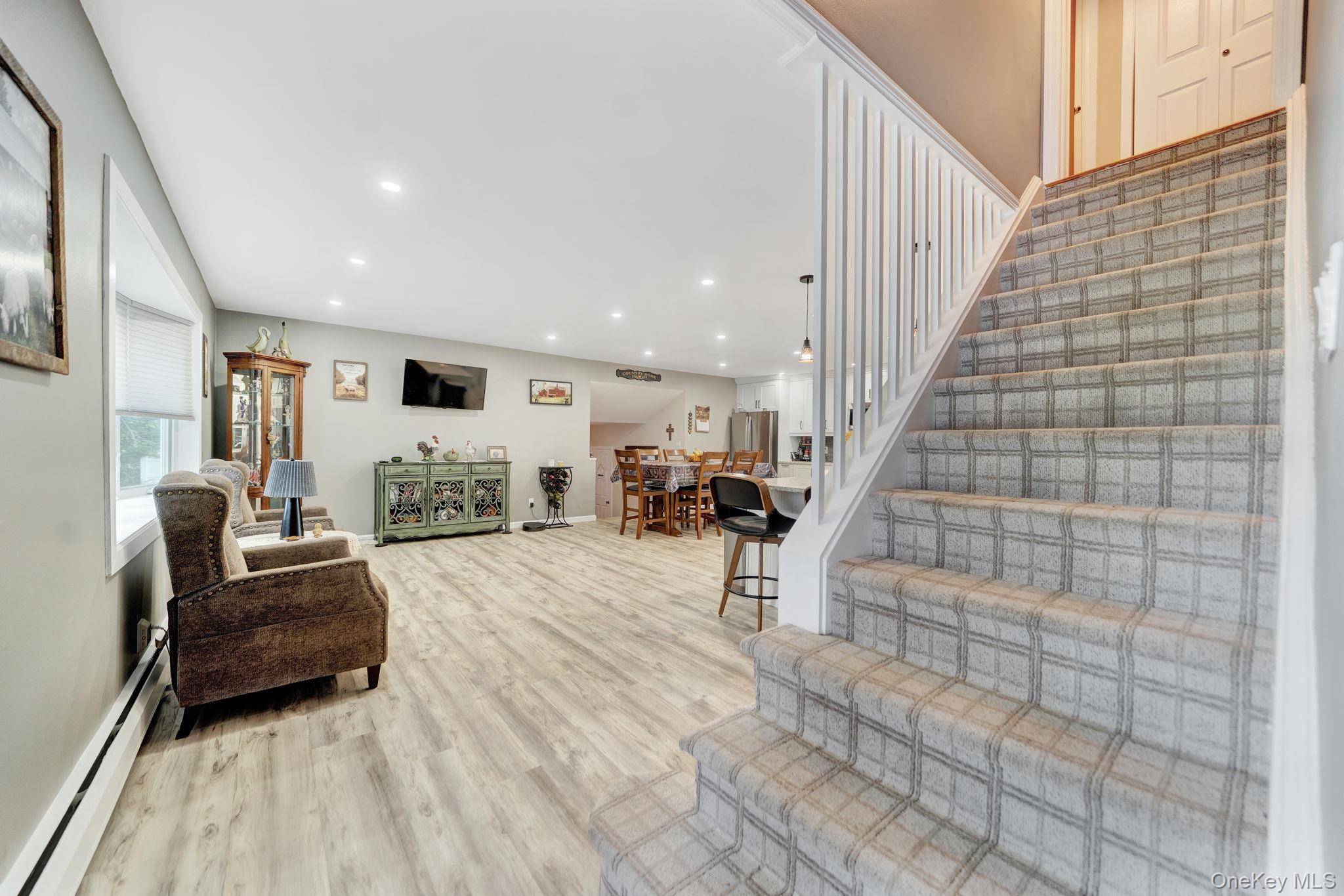 103 Queens AVE, West Babylon, NY 11704