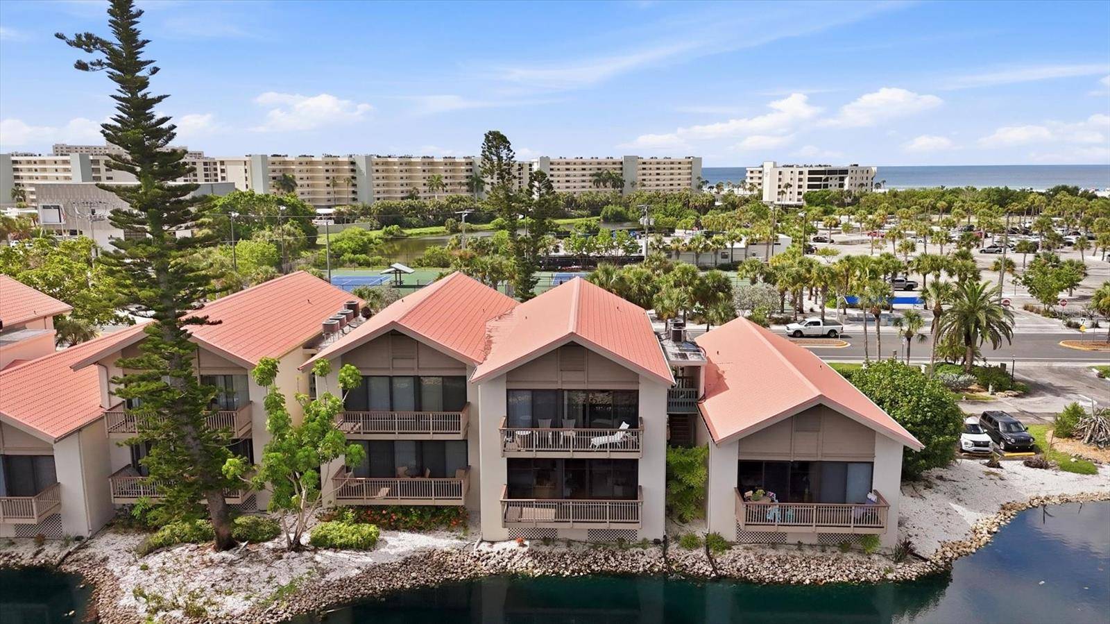 1187 LAKE HOUSE CIR #C127, Sarasota, FL 34242
