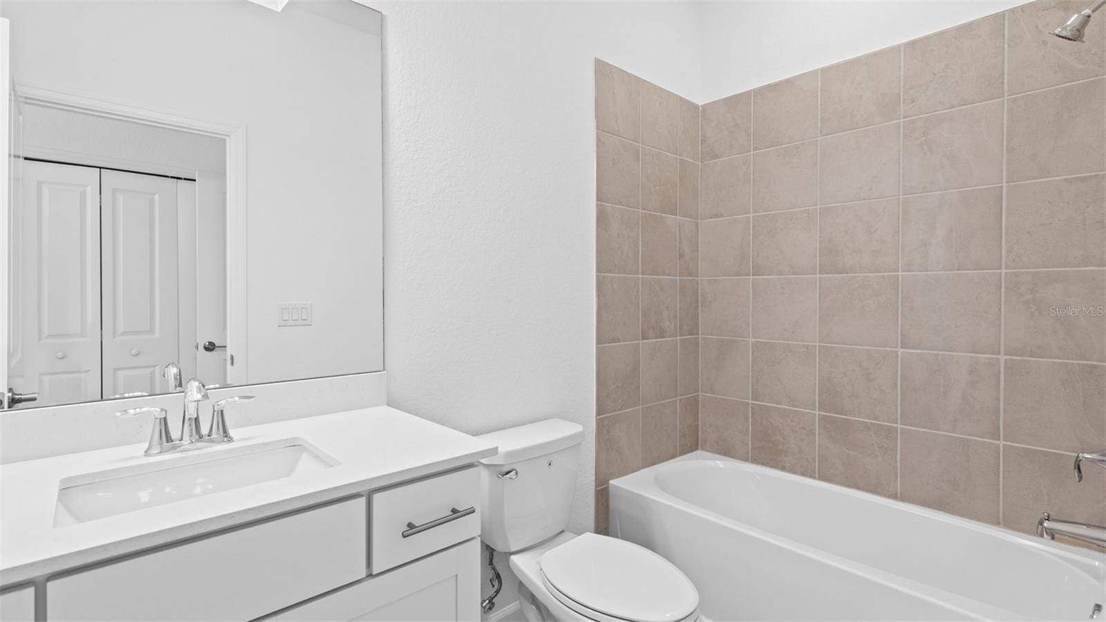 8571 SAINT KITTS CIR, Englewood, FL 34224