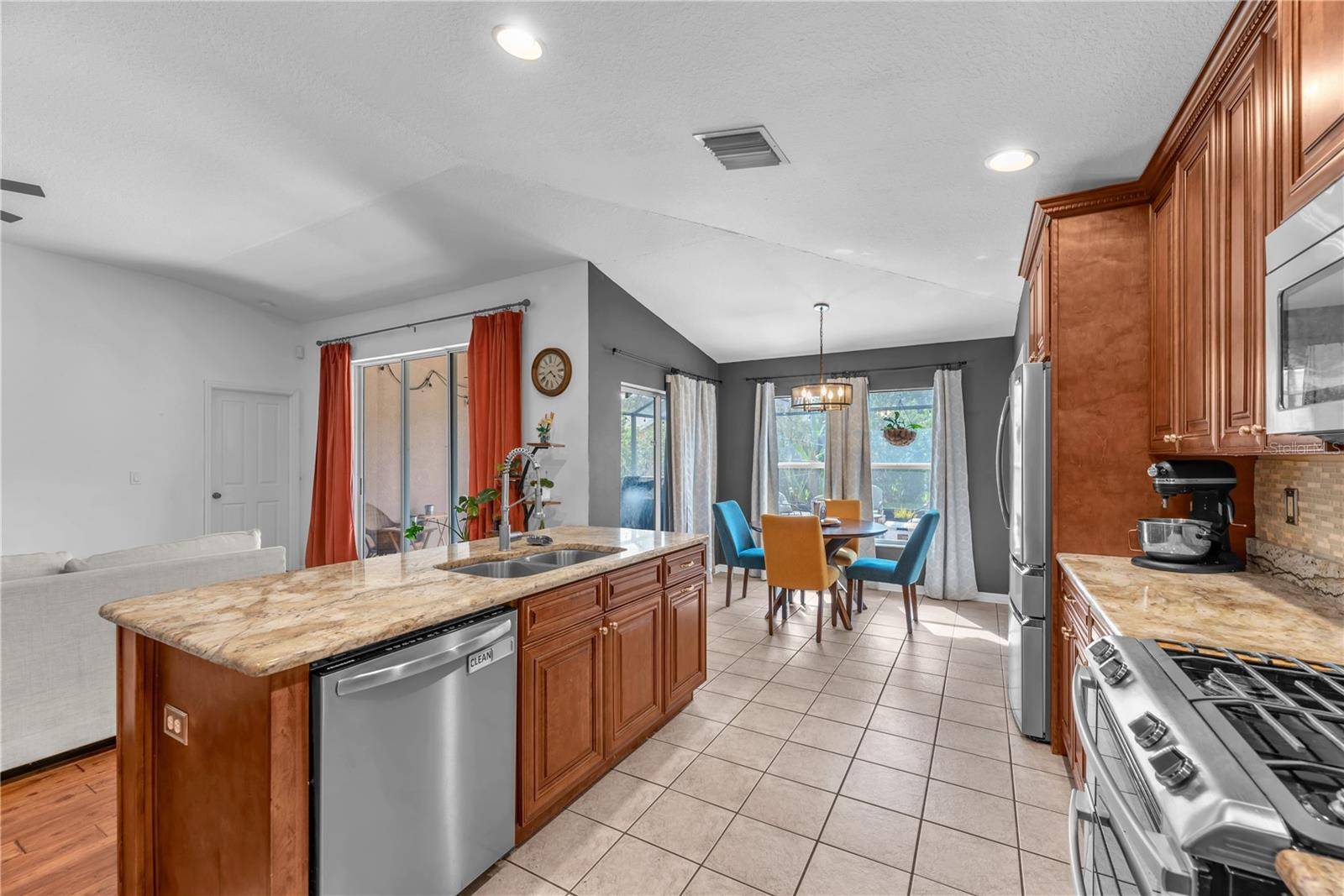 16316 BRIDGEGLADE LN, Lithia, FL 33547