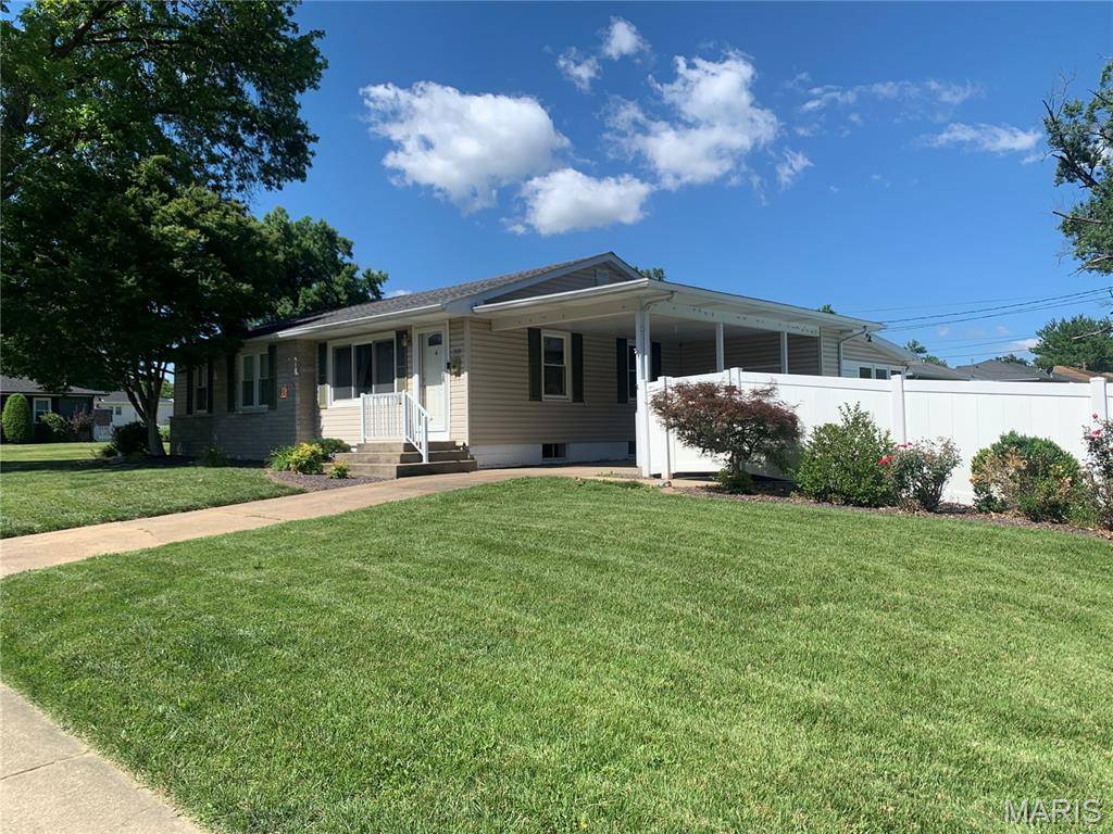 1515 Madison AVE, Edwardsville, IL 62025