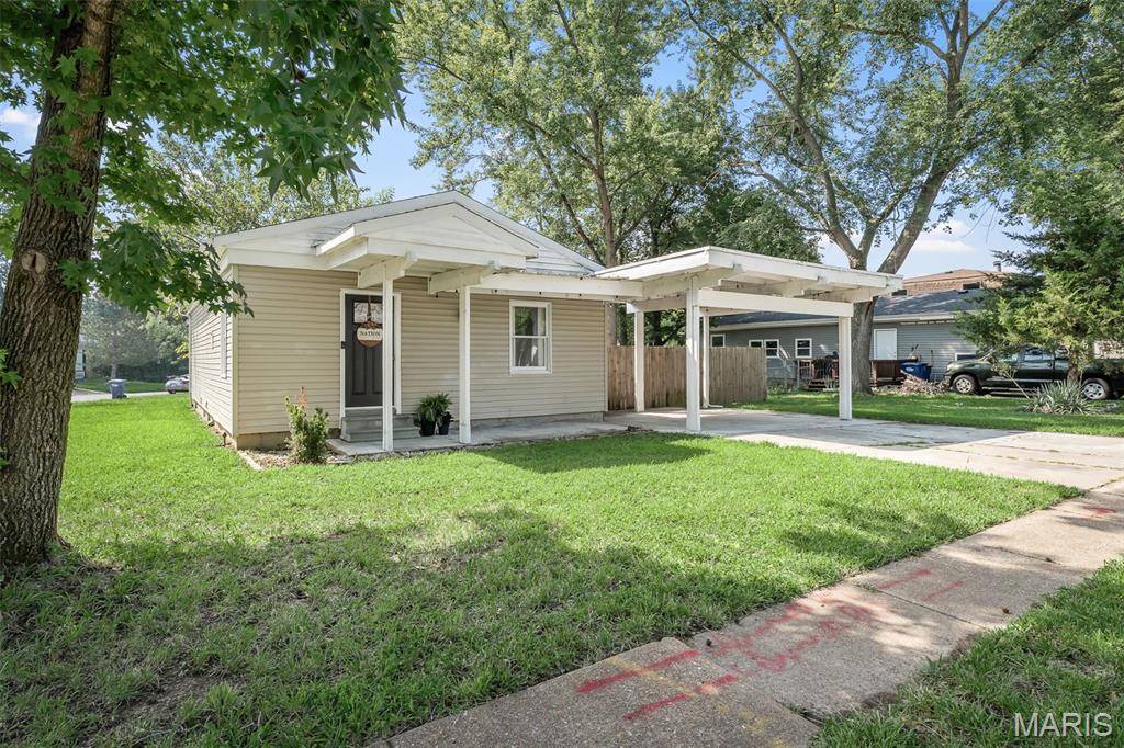 30 Cedar DR, Pacific, MO 63069