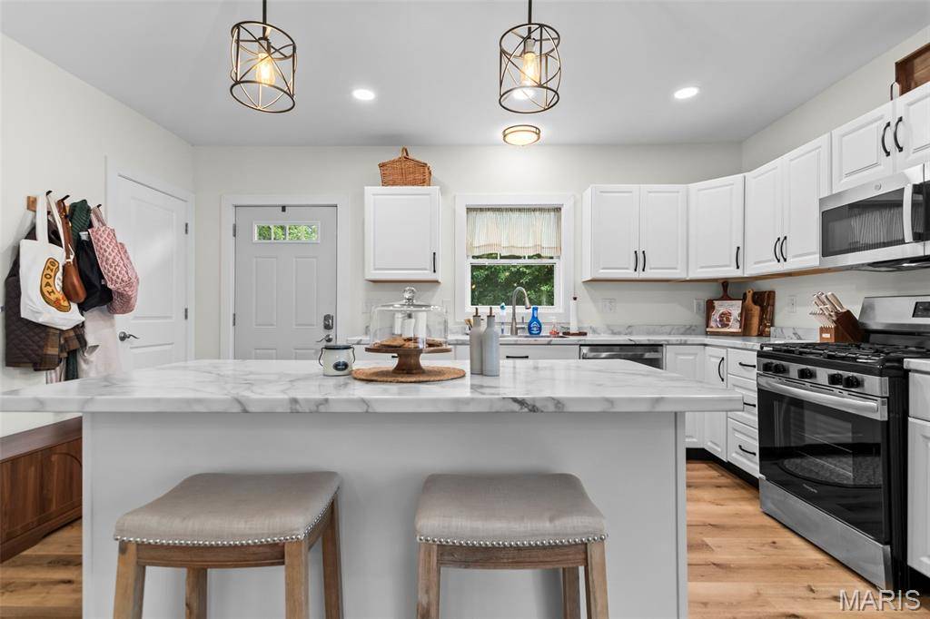702 N Franklin ST, Litchfield, IL 62056