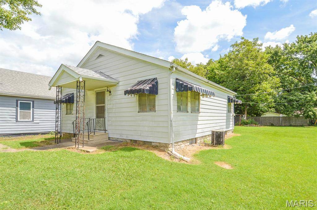 620 N 3rd ST, Dupo, IL 62239